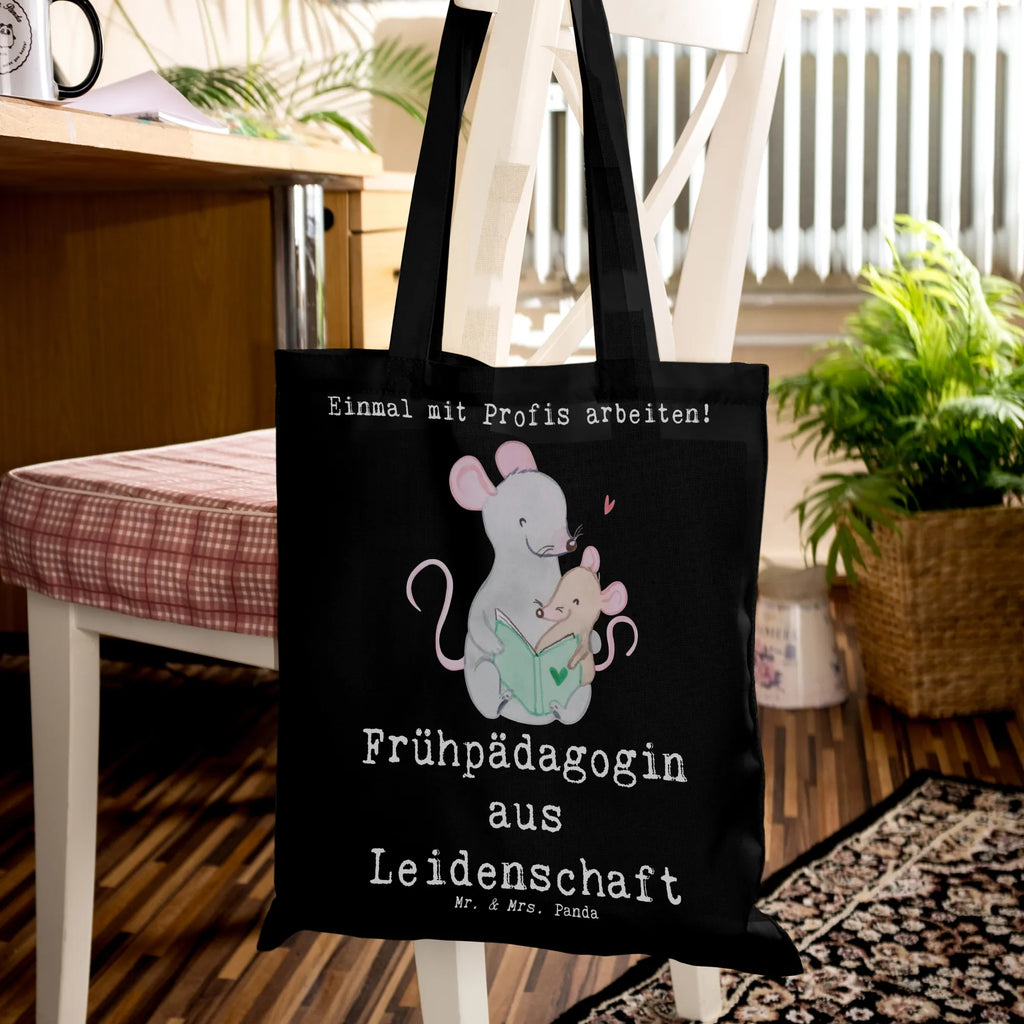 Tragetasche Frühpädagogin Leidenschaft Beuteltasche, Beutel, Einkaufstasche, Jutebeutel, Stoffbeutel, Tasche, Shopper, Umhängetasche, Strandtasche, Schultertasche, Stofftasche, Tragetasche, Badetasche, Jutetasche, Einkaufstüte, Laptoptasche, Beruf, Ausbildung, Jubiläum, Abschied, Rente, Kollege, Kollegin, Geschenk, Schenken, Arbeitskollege, Mitarbeiter, Firma, Danke, Dankeschön, Frühpädagogin, Frühpädagogik, Studium