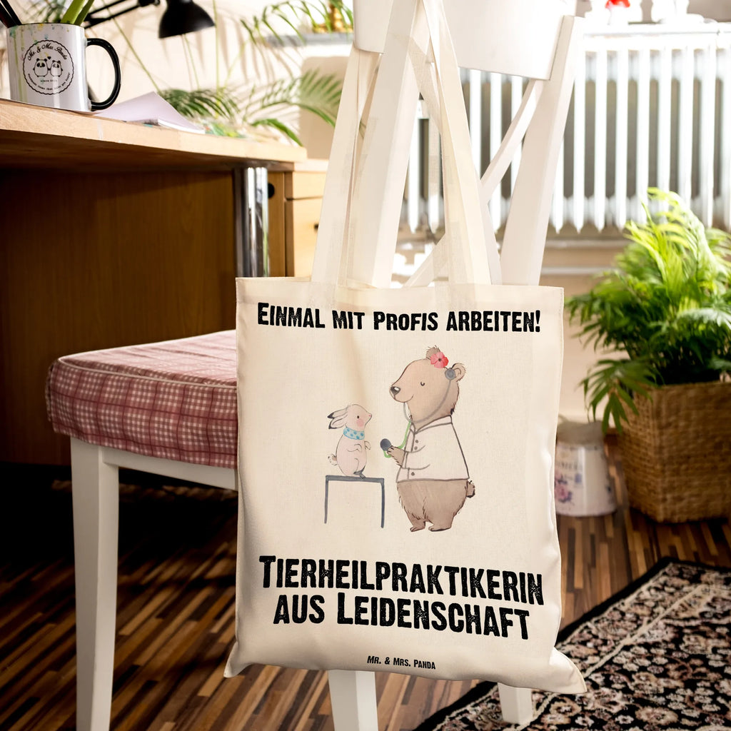 Tragetasche Tierheilpraktikerin aus Leidenschaft Beuteltasche, Beutel, Einkaufstasche, Jutebeutel, Stoffbeutel, Tasche, Shopper, Umhängetasche, Strandtasche, Schultertasche, Stofftasche, Tragetasche, Badetasche, Jutetasche, Einkaufstüte, Laptoptasche, Beruf, Ausbildung, Jubiläum, Abschied, Rente, Kollege, Kollegin, Geschenk, Schenken, Arbeitskollege, Mitarbeiter, Firma, Danke, Dankeschön