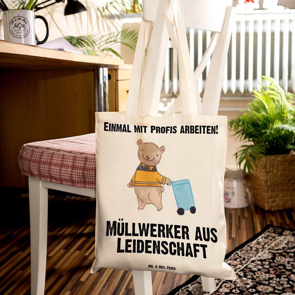 Tragetasche Müllwerker aus Leidenschaft Beuteltasche, Beutel, Einkaufstasche, Jutebeutel, Stoffbeutel, Tasche, Shopper, Umhängetasche, Strandtasche, Schultertasche, Stofftasche, Tragetasche, Badetasche, Jutetasche, Einkaufstüte, Laptoptasche, Beruf, Ausbildung, Jubiläum, Abschied, Rente, Kollege, Kollegin, Geschenk, Schenken, Arbeitskollege, Mitarbeiter, Firma, Danke, Dankeschön, Müllwerker, Fachkraft Kreislauf- und Abfallwirtschaft, Müllentsorger, Kehrichtmann, Müllmann, Müllfahrer