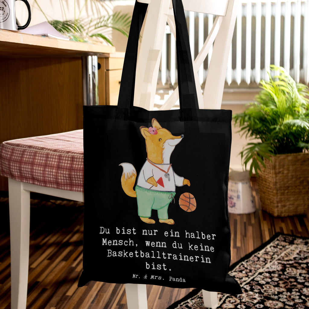 Tragetasche Basketballtrainerin mit Herz Beuteltasche, Beutel, Einkaufstasche, Jutebeutel, Stoffbeutel, Tasche, Shopper, Umhängetasche, Strandtasche, Schultertasche, Stofftasche, Tragetasche, Badetasche, Jutetasche, Einkaufstüte, Laptoptasche, Beruf, Ausbildung, Jubiläum, Abschied, Rente, Kollege, Kollegin, Geschenk, Schenken, Arbeitskollege, Mitarbeiter, Firma, Danke, Dankeschön, Basketballtrainerin, Basketball, Sport, Ballsport, Basketballcoach, Basketballerin, Verein