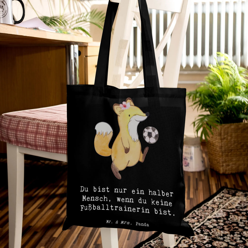 Tragetasche Fußballtrainerin mit Herz Beuteltasche, Beutel, Einkaufstasche, Jutebeutel, Stoffbeutel, Tasche, Shopper, Umhängetasche, Strandtasche, Schultertasche, Stofftasche, Tragetasche, Badetasche, Jutetasche, Einkaufstüte, Laptoptasche, Beruf, Ausbildung, Jubiläum, Abschied, Rente, Kollege, Kollegin, Geschenk, Schenken, Arbeitskollege, Mitarbeiter, Firma, Danke, Dankeschön, Fußballtrainerin, Fußballspiel, Glücksbringer, Verein Fußball