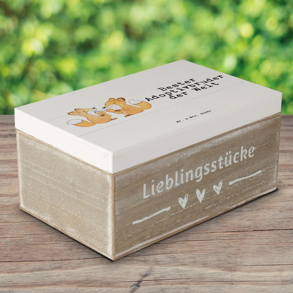 Holzkiste Fuchs Bester Adoptivbruder der Welt Holzkiste, Kiste, Schatzkiste, Truhe, Schatulle, XXL, Erinnerungsbox, Erinnerungskiste, Dekokiste, Aufbewahrungsbox, Geschenkbox, Geschenkdose, für, Dankeschön, Geschenk, Schenken, Geburtstag, Geburtstagsgeschenk, Geschenkidee, Danke, Bedanken, Mitbringsel, Freude machen, Geschenktipp, Adoptivbruder, adoptiert, Bruder, Brudi, Geschwister, Bruderherz, Schwester, Familie, Kleinigkeit, Brother, Bester, Sohn