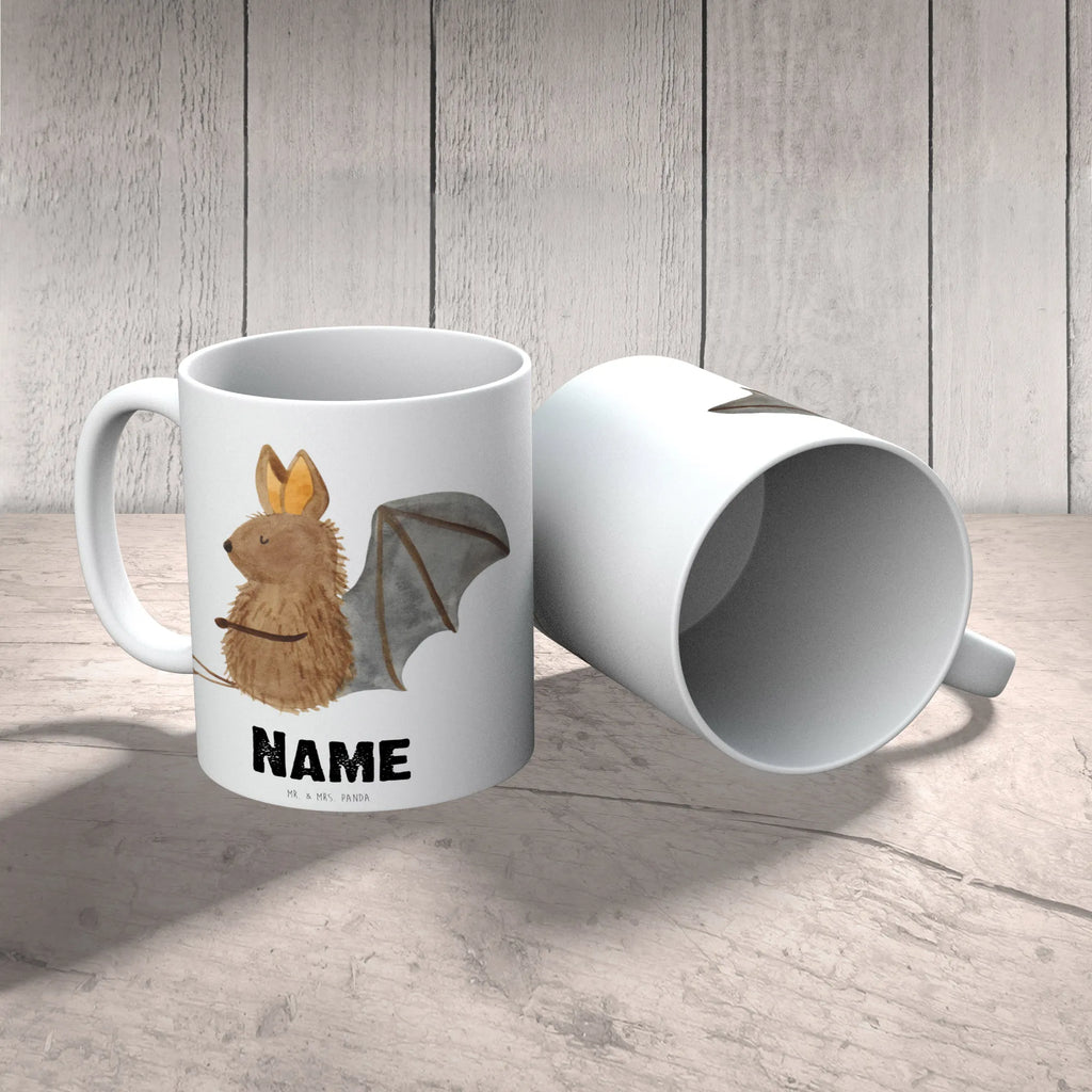 Personalisierte Tasse Fledermaus sitzend Personalisierte Tasse, Namenstasse, Wunschname, Personalisiert, Tasse, Namen, Drucken, Tasse mit Namen, Tiermotive, Gute Laune, lustige Sprüche, Tiere, Fledermaus, Fledermäuse, Motivation, entspannen