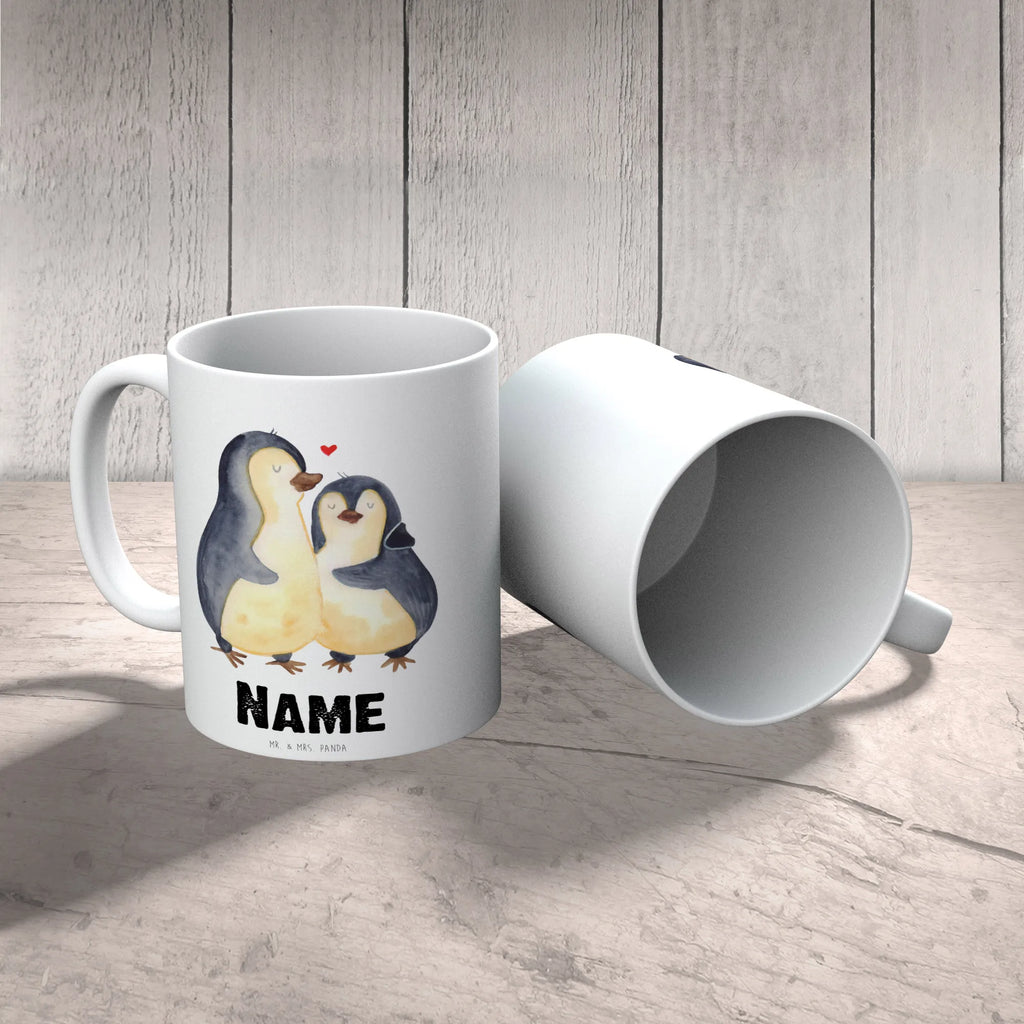 Personalisierte Tasse Pinguin umarmend Personalisierte Tasse, Namenstasse, Wunschname, Personalisiert, Tasse, Namen, Drucken, Tasse mit Namen, Pinguin, Liebe, Liebespaar, Liebesbeweis, Liebesgeschenk, Verlobung, Jahrestag, Hochzeitstag, Hochzeit, Hochzeitsgeschenk