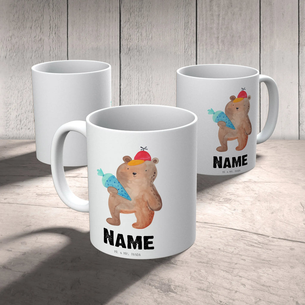 Personalisierte Tasse Bär mit Schultüte Personalisierte Tasse, Namenstasse, Wunschname, Personalisiert, Tasse, Namen, Drucken, Tasse mit Namen, Bär, Teddy, Teddybär, Bär Motiv, Schultüte, Erster Schultag Geschenk, Einschulung Geschenk, Schule Geschenk, Grundschule, Schulanfang, Schulbeginn