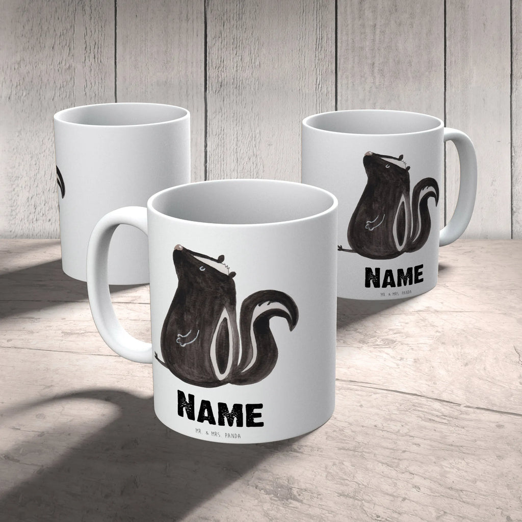 Personalisierte Tasse Stinktier sitzend Personalisierte Tasse, Namenstasse, Wunschname, Personalisiert, Tasse, Namen, Drucken, Tasse mit Namen, Stinktier, Skunk, Wildtier, Raubtier, Stinker, Stinki, Spruch, Büro, Recht, Besserwisser