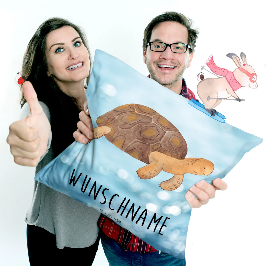 Personalisiertes Kissen Schildkröte marschiert Kissen, personalisiert, Name, Wunschname, bedrucken, Kopfkissen, Meerestiere, Meer, Urlaub, Schildkröte, Schildkröten, get lost, Abenteuer, Reiselust, Inspiration, Neustart, Motivation, Lieblingsmensch