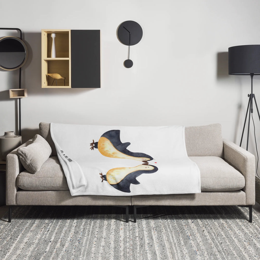 Kuscheldecke Pinguin Liebe Decke, Wohndecke, Tagesdecke, Wolldecke, Sofadecke, Liebe, Partner, Freund, Freundin, Ehemann, Ehefrau, Heiraten, Verlobung, Heiratsantrag, Liebesgeschenk, Jahrestag, Hocheitstag, Pinguin, Pinguine, Pinguin Paar, Pinguinpaar, Pinguin Liebe, Paar, Pärchen. Liebespaar, Liebesbeweis, Liebesspruch, Hochzeitstag, Geschenk Freund, Geschenk Freundin, Verlobte, Verlobter, Love, Geschenk Hochzeitstag, Geschenkidee, Hochzeit, Gastgeschenk