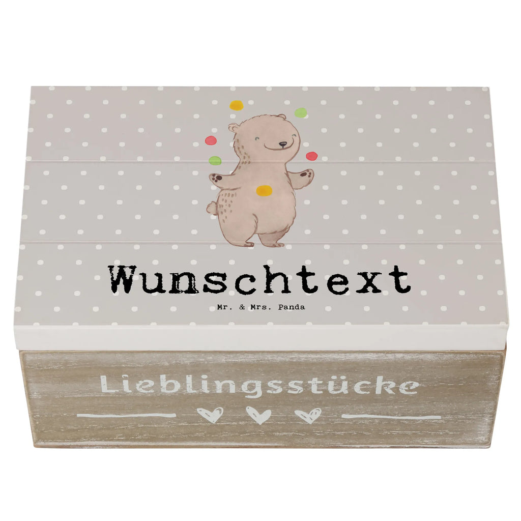 Personalisierte Holzkiste Bär Jonglieren Holzkiste mit Namen, Kiste mit Namen, Schatzkiste mit Namen, Truhe mit Namen, Schatulle mit Namen, Erinnerungsbox mit Namen, Erinnerungskiste, mit Namen, Dekokiste mit Namen, Aufbewahrungsbox mit Namen, Holzkiste Personalisiert, Kiste Personalisiert, Schatzkiste Personalisiert, Truhe Personalisiert, Schatulle Personalisiert, Erinnerungsbox Personalisiert, Erinnerungskiste Personalisiert, Dekokiste Personalisiert, Aufbewahrungsbox Personalisiert, Geschenkbox personalisiert, GEschenkdose personalisiert, Geschenk, Sport, Sportart, Hobby, Schenken, Danke, Dankeschön, Auszeichnung, Gewinn, Sportler, Jonglieren, Jongleur, Zirkus, Artistik