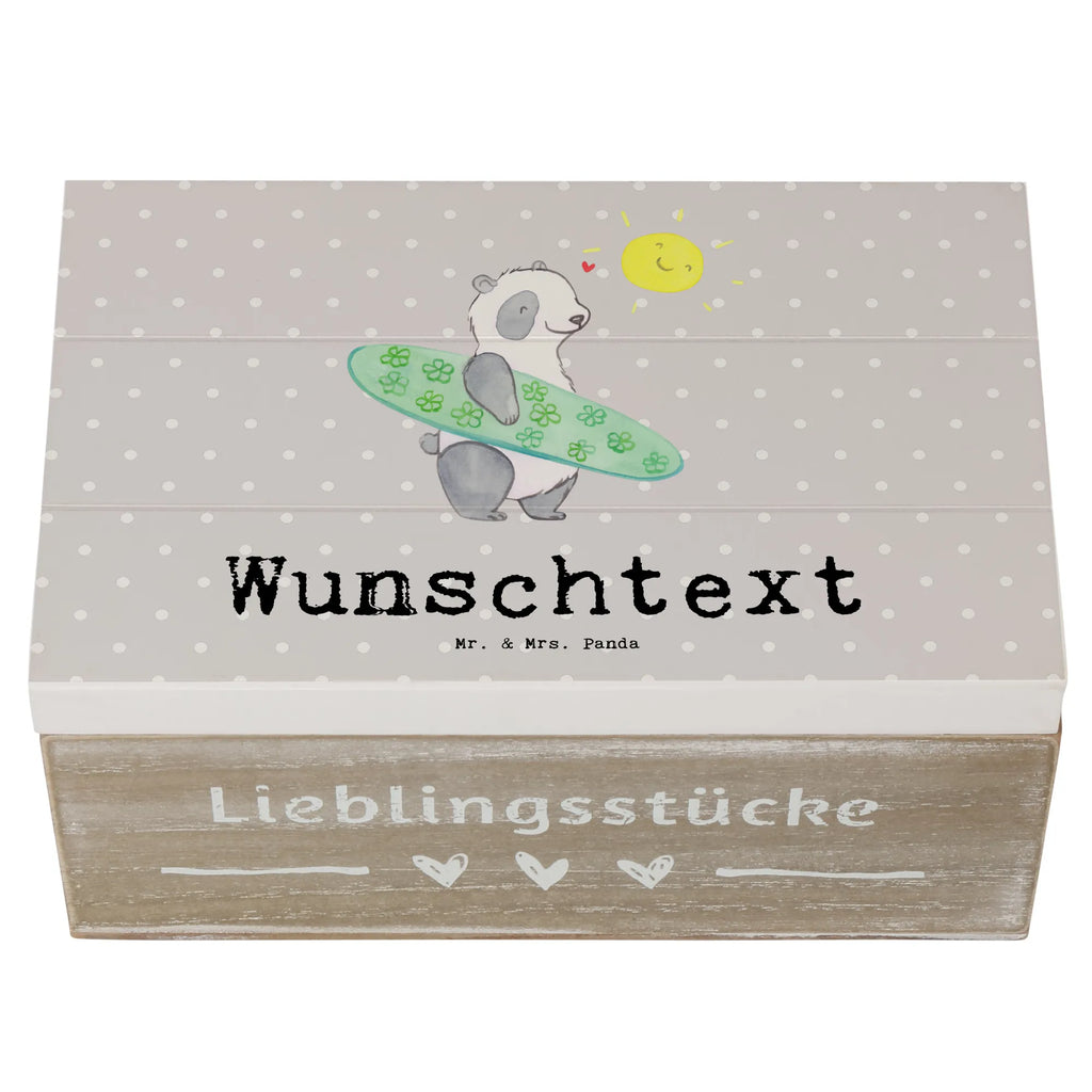 Personalisierte Holzkiste Panda Surfen Holzkiste mit Namen, Kiste mit Namen, Schatzkiste mit Namen, Truhe mit Namen, Schatulle mit Namen, Erinnerungsbox mit Namen, Erinnerungskiste, mit Namen, Dekokiste mit Namen, Aufbewahrungsbox mit Namen, Holzkiste Personalisiert, Kiste Personalisiert, Schatzkiste Personalisiert, Truhe Personalisiert, Schatulle Personalisiert, Erinnerungsbox Personalisiert, Erinnerungskiste Personalisiert, Dekokiste Personalisiert, Aufbewahrungsbox Personalisiert, Geschenkbox personalisiert, GEschenkdose personalisiert, Geschenk, Sport, Sportart, Hobby, Schenken, Danke, Dankeschön, Auszeichnung, Gewinn, Sportler, Wellenreiten, Surfen, Surfschule