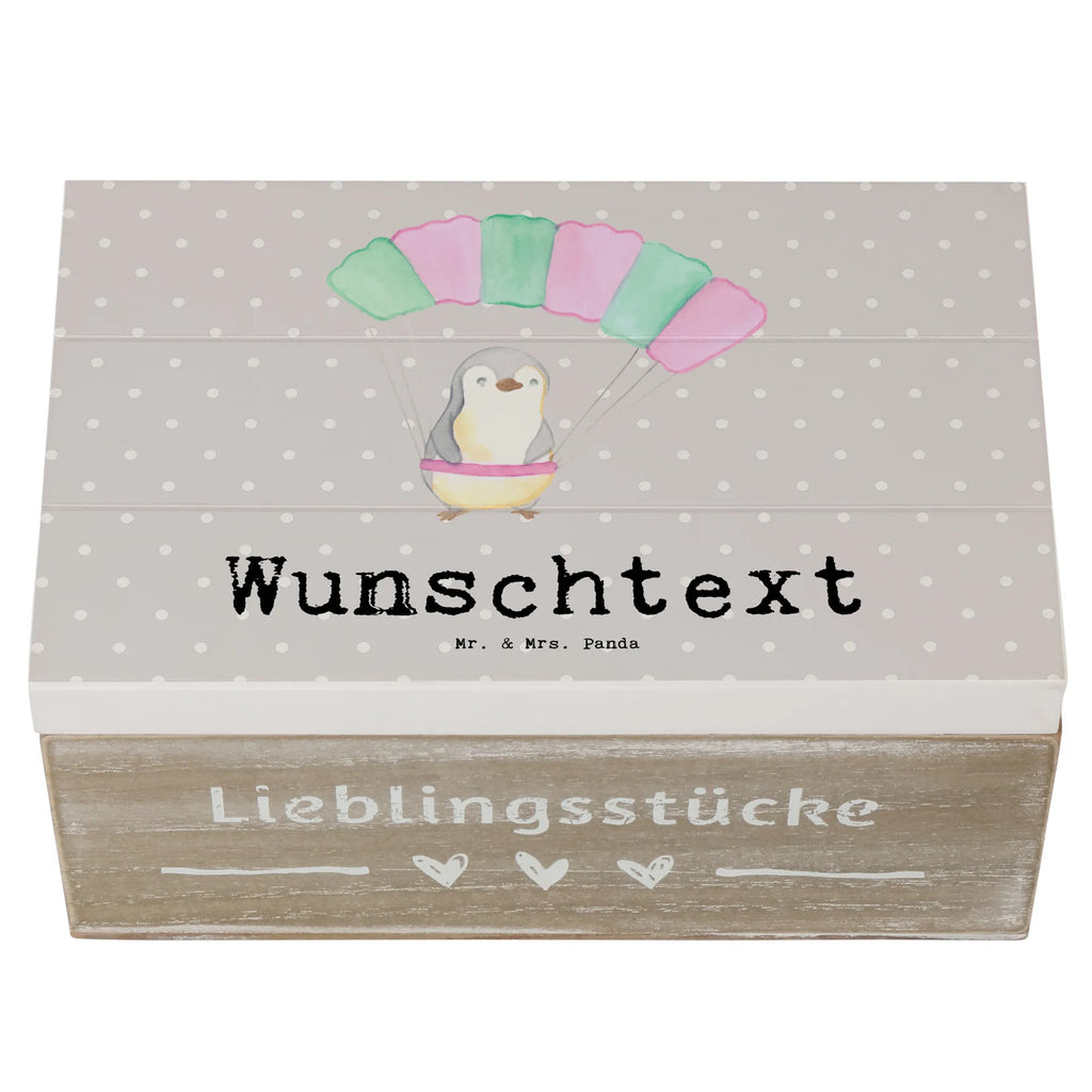 Personalisierte Holzkiste Pinguin Fallschirm springen Holzkiste mit Namen, Kiste mit Namen, Schatzkiste mit Namen, Truhe mit Namen, Schatulle mit Namen, Erinnerungsbox mit Namen, Erinnerungskiste, mit Namen, Dekokiste mit Namen, Aufbewahrungsbox mit Namen, Holzkiste Personalisiert, Kiste Personalisiert, Schatzkiste Personalisiert, Truhe Personalisiert, Schatulle Personalisiert, Erinnerungsbox Personalisiert, Erinnerungskiste Personalisiert, Dekokiste Personalisiert, Aufbewahrungsbox Personalisiert, Geschenkbox personalisiert, GEschenkdose personalisiert, Geschenk, Sport, Sportart, Hobby, Schenken, Danke, Dankeschön, Auszeichnung, Gewinn, Sportler, Fallschirmspringen, Skydive, Fallschirmsprung