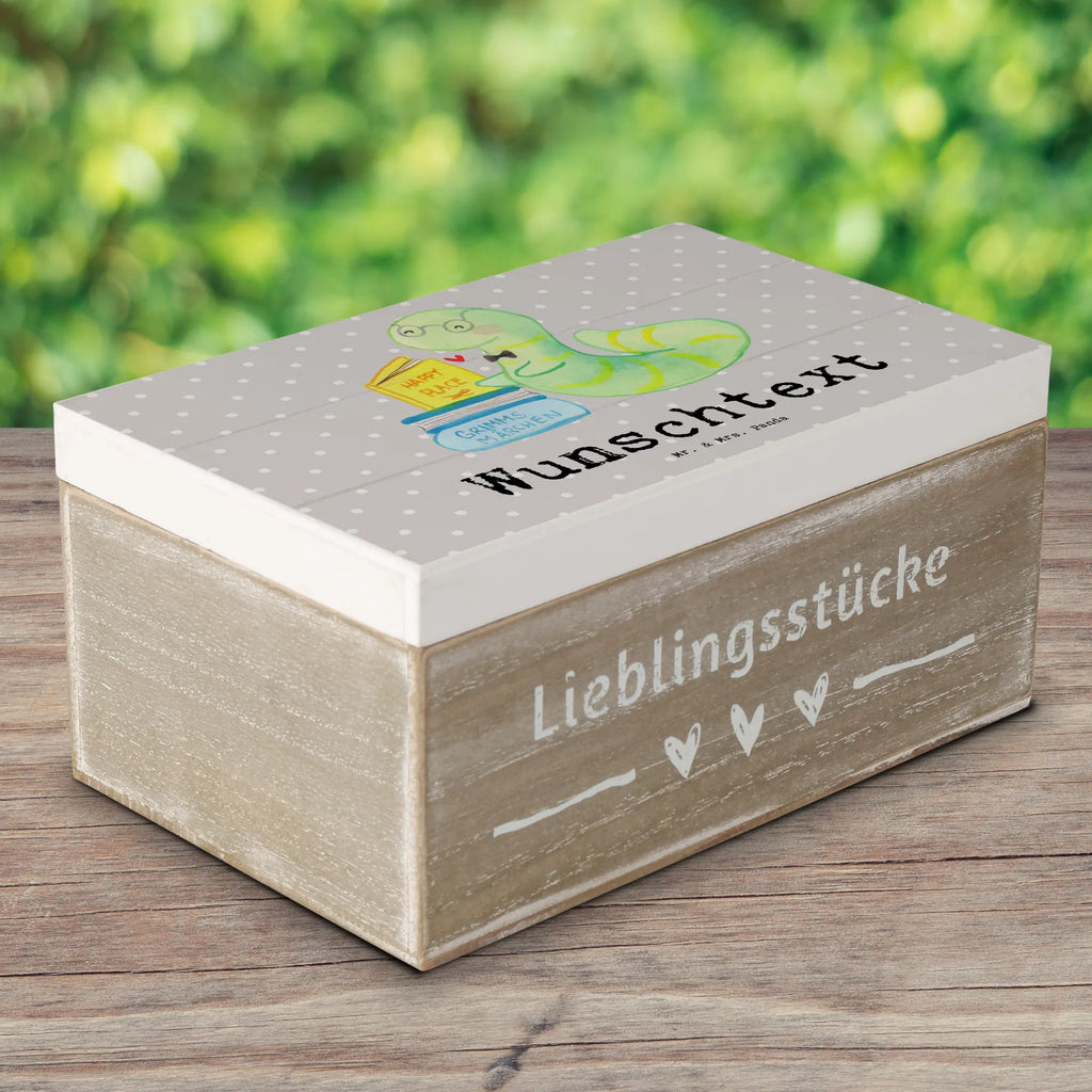 Personalisierte Holzkiste Bibliothekar mit Herz Holzkiste mit Namen, Kiste mit Namen, Schatzkiste mit Namen, Truhe mit Namen, Schatulle mit Namen, Erinnerungsbox mit Namen, Erinnerungskiste, mit Namen, Dekokiste mit Namen, Aufbewahrungsbox mit Namen, Holzkiste Personalisiert, Kiste Personalisiert, Schatzkiste Personalisiert, Truhe Personalisiert, Schatulle Personalisiert, Erinnerungsbox Personalisiert, Erinnerungskiste Personalisiert, Dekokiste Personalisiert, Aufbewahrungsbox Personalisiert, Geschenkbox personalisiert, GEschenkdose personalisiert, Beruf, Ausbildung, Jubiläum, Abschied, Rente, Kollege, Kollegin, Geschenk, Schenken, Arbeitskollege, Mitarbeiter, Firma, Danke, Dankeschön, Bibliothekar, Buchhandlung, Bibliothek, Bücherwurm, Leseratte, Bücherliebe