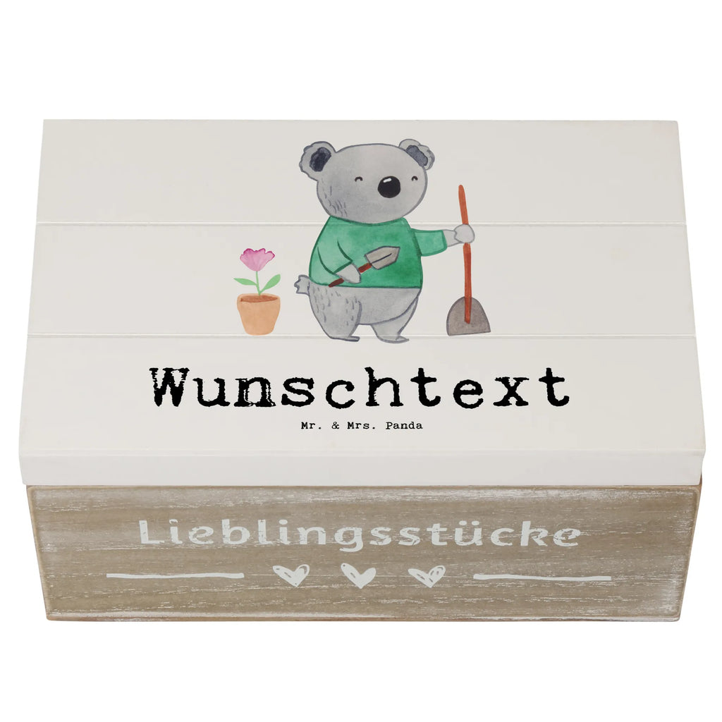 Personalisierte Holzkiste Garten- und Landschaftsbauer Herz Holzkiste mit Namen, Kiste mit Namen, Schatzkiste mit Namen, Truhe mit Namen, Schatulle mit Namen, Erinnerungsbox mit Namen, Erinnerungskiste, mit Namen, Dekokiste mit Namen, Aufbewahrungsbox mit Namen, Holzkiste Personalisiert, Kiste Personalisiert, Schatzkiste Personalisiert, Truhe Personalisiert, Schatulle Personalisiert, Erinnerungsbox Personalisiert, Erinnerungskiste Personalisiert, Dekokiste Personalisiert, Aufbewahrungsbox Personalisiert, Geschenkbox personalisiert, GEschenkdose personalisiert, Beruf, Ausbildung, Jubiläum, Abschied, Rente, Kollege, Kollegin, Geschenk, Schenken, Arbeitskollege, Mitarbeiter, Firma, Danke, Dankeschön, Gärtner, Gartenplaner, Gärtnerei, Gartenbau, Hobbygärtner, Garten- und Landschaftsbauer