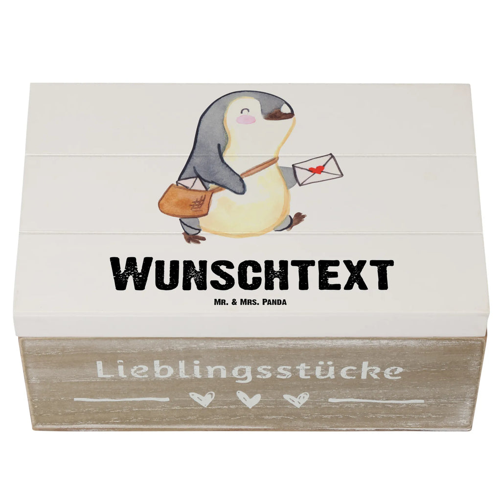 Personalisierte Holzkiste Postbote mit Herz Holzkiste mit Namen, Kiste mit Namen, Schatzkiste mit Namen, Truhe mit Namen, Schatulle mit Namen, Erinnerungsbox mit Namen, Erinnerungskiste, mit Namen, Dekokiste mit Namen, Aufbewahrungsbox mit Namen, Holzkiste Personalisiert, Kiste Personalisiert, Schatzkiste Personalisiert, Truhe Personalisiert, Schatulle Personalisiert, Erinnerungsbox Personalisiert, Erinnerungskiste Personalisiert, Dekokiste Personalisiert, Aufbewahrungsbox Personalisiert, Geschenkbox personalisiert, GEschenkdose personalisiert, Beruf, Ausbildung, Jubiläum, Abschied, Rente, Kollege, Kollegin, Geschenk, Schenken, Arbeitskollege, Mitarbeiter, Firma, Danke, Dankeschön, Postbote, Briefzusteller, Briefträger, Postler