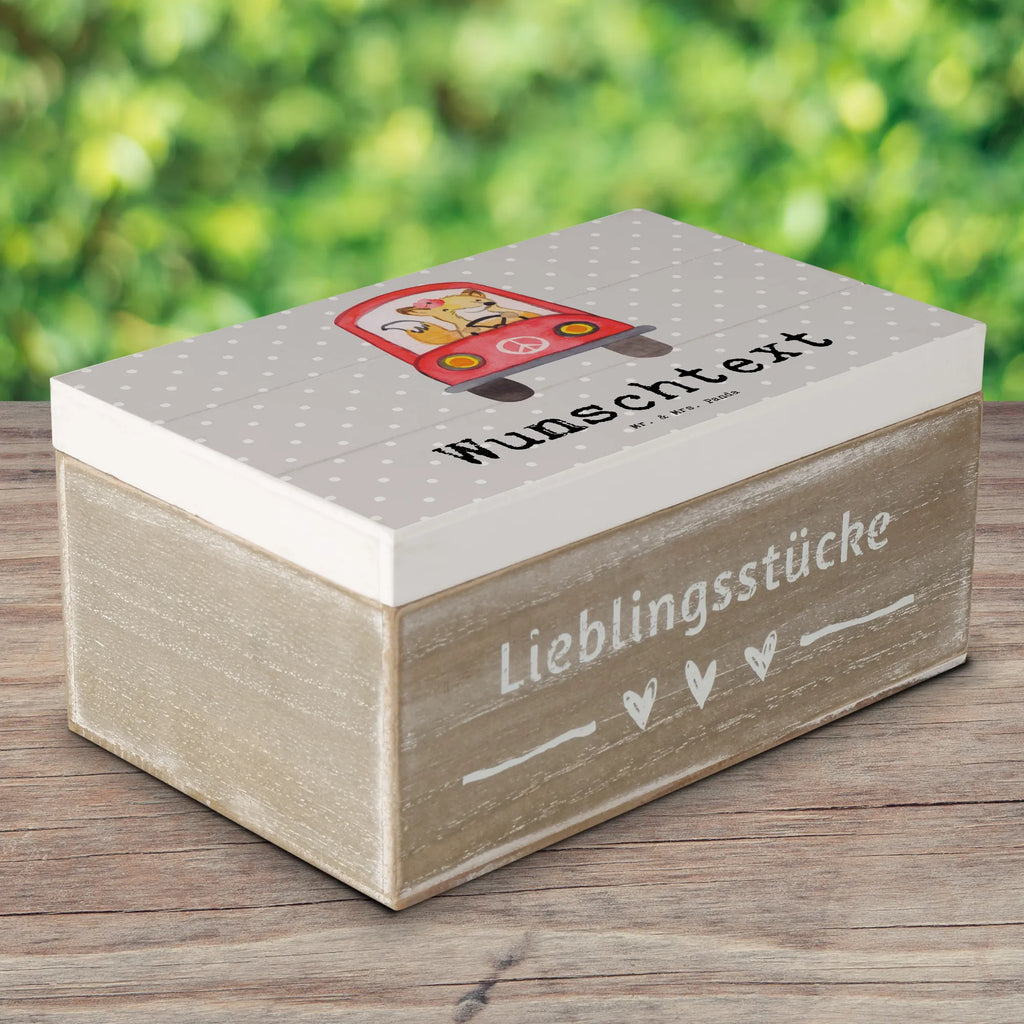 Personalisierte Holzkiste Fahrlehrerin Herz Holzkiste mit Namen, Kiste mit Namen, Schatzkiste mit Namen, Truhe mit Namen, Schatulle mit Namen, Erinnerungsbox mit Namen, Erinnerungskiste, mit Namen, Dekokiste mit Namen, Aufbewahrungsbox mit Namen, Holzkiste Personalisiert, Kiste Personalisiert, Schatzkiste Personalisiert, Truhe Personalisiert, Schatulle Personalisiert, Erinnerungsbox Personalisiert, Erinnerungskiste Personalisiert, Dekokiste Personalisiert, Aufbewahrungsbox Personalisiert, Geschenkbox personalisiert, GEschenkdose personalisiert, Beruf, Ausbildung, Jubiläum, Abschied, Rente, Kollege, Kollegin, Geschenk, Schenken, Arbeitskollege, Mitarbeiter, Firma, Danke, Dankeschön, Fahrlehrerin, Fahrschule, Fahrschullehrerin