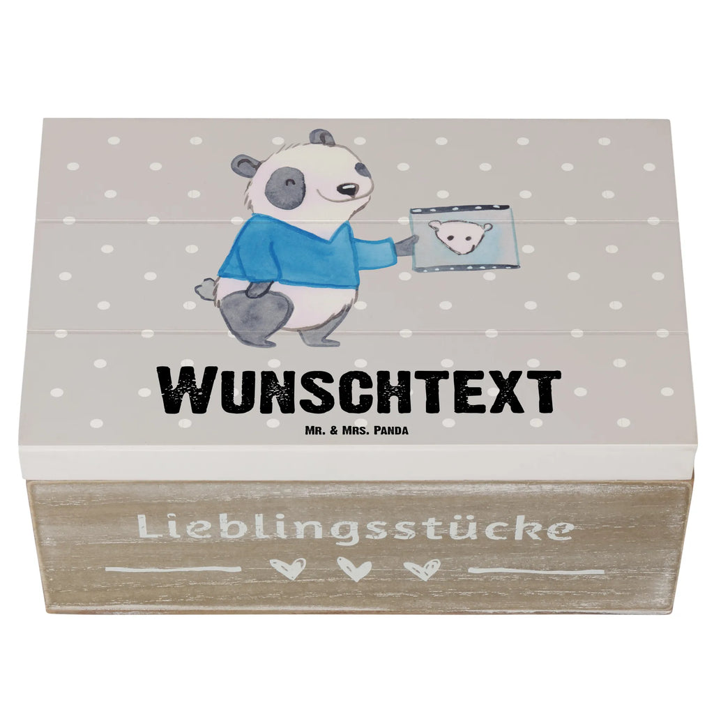 Personalisierte Holzkiste Facharzt für Radiologie Herz Holzkiste mit Namen, Kiste mit Namen, Schatzkiste mit Namen, Truhe mit Namen, Schatulle mit Namen, Erinnerungsbox mit Namen, Erinnerungskiste, mit Namen, Dekokiste mit Namen, Aufbewahrungsbox mit Namen, Holzkiste Personalisiert, Kiste Personalisiert, Schatzkiste Personalisiert, Truhe Personalisiert, Schatulle Personalisiert, Erinnerungsbox Personalisiert, Erinnerungskiste Personalisiert, Dekokiste Personalisiert, Aufbewahrungsbox Personalisiert, Geschenkbox personalisiert, GEschenkdose personalisiert, Beruf, Ausbildung, Jubiläum, Abschied, Rente, Kollege, Kollegin, Geschenk, Schenken, Arbeitskollege, Mitarbeiter, Firma, Danke, Dankeschön