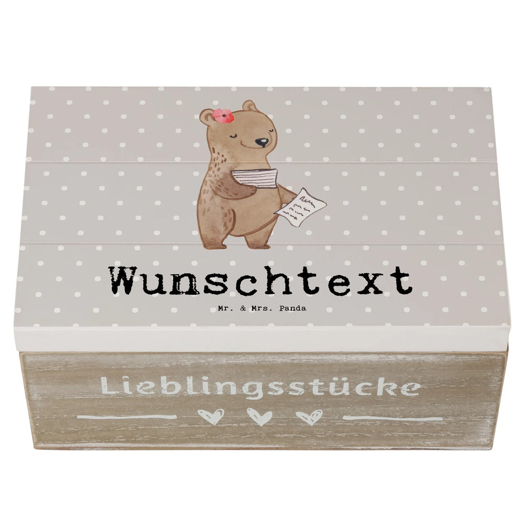 Personalisierte Holzkiste Buchhalterin mit Herz Holzkiste mit Namen, Kiste mit Namen, Schatzkiste mit Namen, Truhe mit Namen, Schatulle mit Namen, Erinnerungsbox mit Namen, Erinnerungskiste, mit Namen, Dekokiste mit Namen, Aufbewahrungsbox mit Namen, Holzkiste Personalisiert, Kiste Personalisiert, Schatzkiste Personalisiert, Truhe Personalisiert, Schatulle Personalisiert, Erinnerungsbox Personalisiert, Erinnerungskiste Personalisiert, Dekokiste Personalisiert, Aufbewahrungsbox Personalisiert, Geschenkbox personalisiert, GEschenkdose personalisiert, Beruf, Ausbildung, Jubiläum, Abschied, Rente, Kollege, Kollegin, Geschenk, Schenken, Arbeitskollege, Mitarbeiter, Firma, Danke, Dankeschön, Buchhalter, in Bürojob, Backoffice Mitarbeiterin, Angestellte