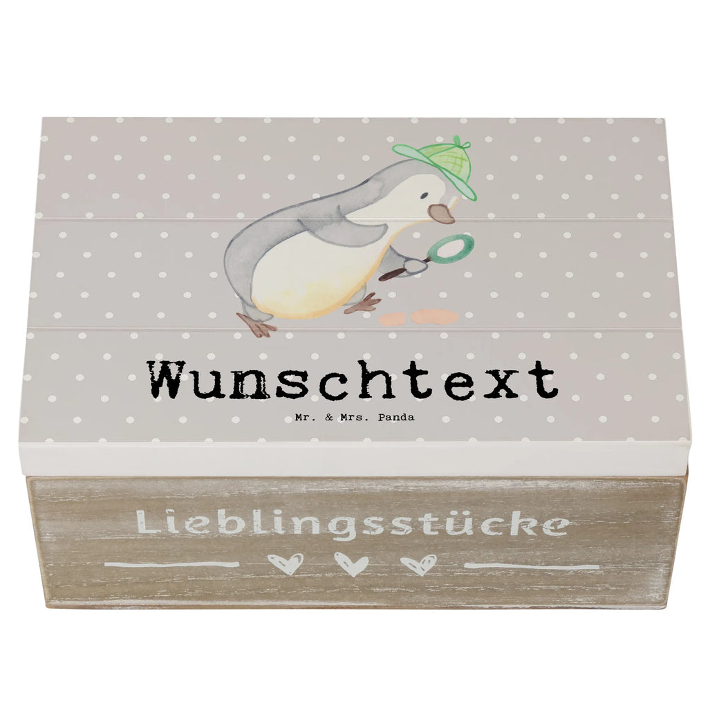 Personalisierte Holzkiste Detektiv Herz Holzkiste mit Namen, Kiste mit Namen, Schatzkiste mit Namen, Truhe mit Namen, Schatulle mit Namen, Erinnerungsbox mit Namen, Erinnerungskiste, mit Namen, Dekokiste mit Namen, Aufbewahrungsbox mit Namen, Holzkiste Personalisiert, Kiste Personalisiert, Schatzkiste Personalisiert, Truhe Personalisiert, Schatulle Personalisiert, Erinnerungsbox Personalisiert, Erinnerungskiste Personalisiert, Dekokiste Personalisiert, Aufbewahrungsbox Personalisiert, Geschenkbox personalisiert, GEschenkdose personalisiert, Beruf, Ausbildung, Jubiläum, Abschied, Rente, Kollege, Kollegin, Geschenk, Schenken, Arbeitskollege, Mitarbeiter, Firma, Danke, Dankeschön, Detektiv, Ermittler, Agent, Privatdetektei, Berufsdetektiv, Wirtschaftsdetektei, Detektivausbildung, Spurensuche