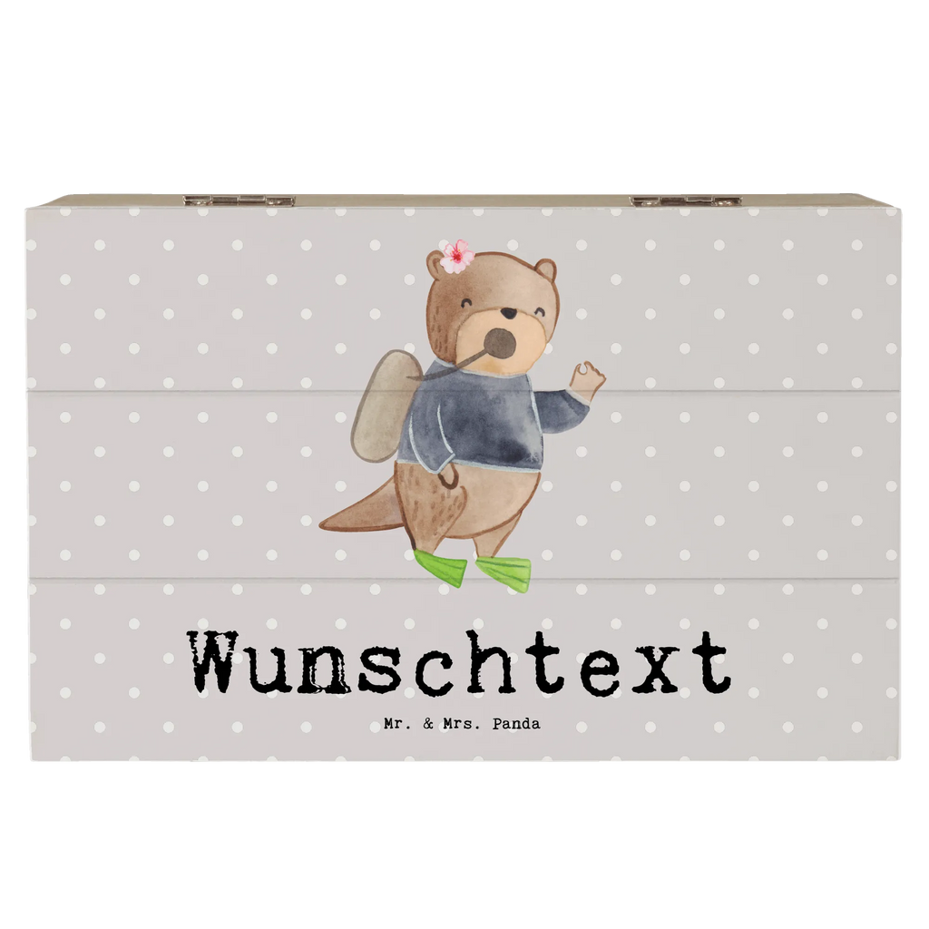 Personalisierte Holzkiste Taucherin Herz Holzkiste mit Namen, Kiste mit Namen, Schatzkiste mit Namen, Truhe mit Namen, Schatulle mit Namen, Erinnerungsbox mit Namen, Erinnerungskiste, mit Namen, Dekokiste mit Namen, Aufbewahrungsbox mit Namen, Holzkiste Personalisiert, Kiste Personalisiert, Schatzkiste Personalisiert, Truhe Personalisiert, Schatulle Personalisiert, Erinnerungsbox Personalisiert, Erinnerungskiste Personalisiert, Dekokiste Personalisiert, Aufbewahrungsbox Personalisiert, Geschenkbox personalisiert, GEschenkdose personalisiert, Beruf, Ausbildung, Jubiläum, Abschied, Rente, Kollege, Kollegin, Geschenk, Schenken, Arbeitskollege, Mitarbeiter, Firma, Danke, Dankeschön