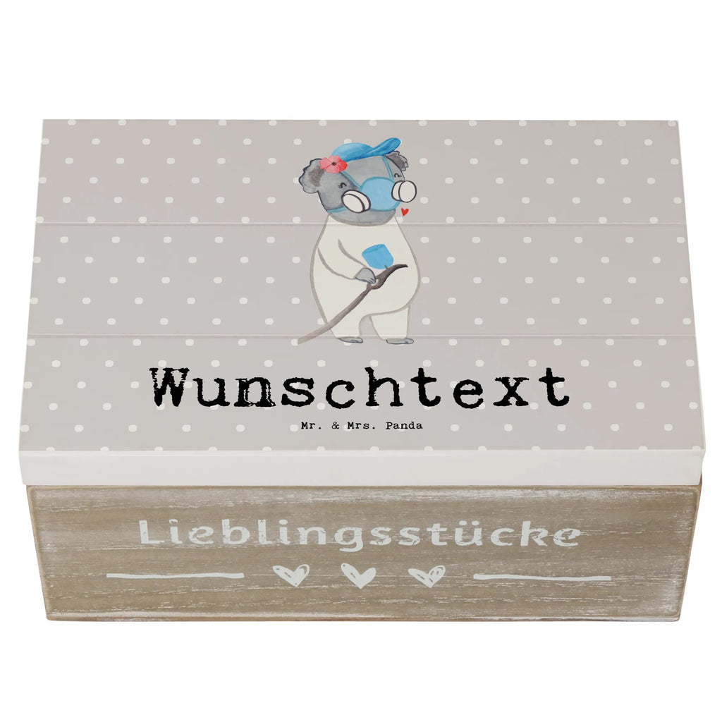 Personalisierte Holzkiste Lackiererin mit Herz Holzkiste mit Namen, Kiste mit Namen, Schatzkiste mit Namen, Truhe mit Namen, Schatulle mit Namen, Erinnerungsbox mit Namen, Erinnerungskiste, mit Namen, Dekokiste mit Namen, Aufbewahrungsbox mit Namen, Holzkiste Personalisiert, Kiste Personalisiert, Schatzkiste Personalisiert, Truhe Personalisiert, Schatulle Personalisiert, Erinnerungsbox Personalisiert, Erinnerungskiste Personalisiert, Dekokiste Personalisiert, Aufbewahrungsbox Personalisiert, Geschenkbox personalisiert, GEschenkdose personalisiert, Beruf, Ausbildung, Jubiläum, Abschied, Rente, Kollege, Kollegin, Geschenk, Schenken, Arbeitskollege, Mitarbeiter, Firma, Danke, Dankeschön, Lackiererin, Lackierermeisterin, Werkstatt Lackiererin, Gesellenprüfung