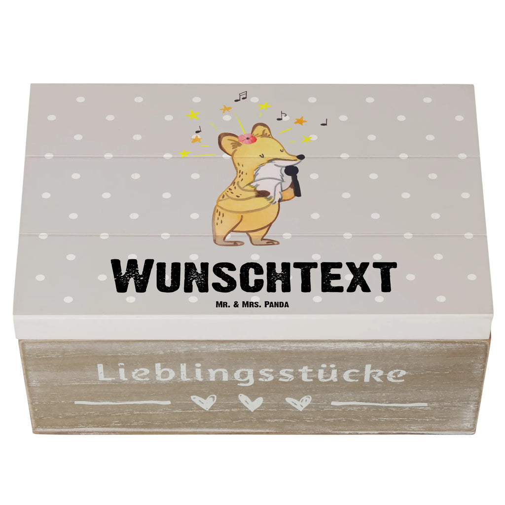 Personalisierte Holzkiste Sängerin Herz Holzkiste mit Namen, Kiste mit Namen, Schatzkiste mit Namen, Truhe mit Namen, Schatulle mit Namen, Erinnerungsbox mit Namen, Erinnerungskiste, mit Namen, Dekokiste mit Namen, Aufbewahrungsbox mit Namen, Holzkiste Personalisiert, Kiste Personalisiert, Schatzkiste Personalisiert, Truhe Personalisiert, Schatulle Personalisiert, Erinnerungsbox Personalisiert, Erinnerungskiste Personalisiert, Dekokiste Personalisiert, Aufbewahrungsbox Personalisiert, Geschenkbox personalisiert, GEschenkdose personalisiert, Beruf, Ausbildung, Jubiläum, Abschied, Rente, Kollege, Kollegin, Geschenk, Schenken, Arbeitskollege, Mitarbeiter, Firma, Danke, Dankeschön