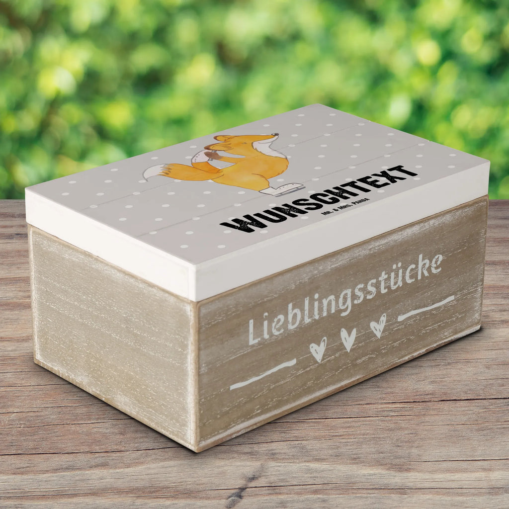 Personalisierte Holzkiste Fuchs Eiskunstläufer Holzkiste mit Namen, Kiste mit Namen, Schatzkiste mit Namen, Truhe mit Namen, Schatulle mit Namen, Erinnerungsbox mit Namen, Erinnerungskiste, mit Namen, Dekokiste mit Namen, Aufbewahrungsbox mit Namen, Holzkiste Personalisiert, Kiste Personalisiert, Schatzkiste Personalisiert, Truhe Personalisiert, Schatulle Personalisiert, Erinnerungsbox Personalisiert, Erinnerungskiste Personalisiert, Dekokiste Personalisiert, Aufbewahrungsbox Personalisiert, Geschenkbox personalisiert, GEschenkdose personalisiert, Geschenk, Sport, Sportart, Hobby, Schenken, Danke, Dankeschön, Auszeichnung, Gewinn, Sportler, Eiskunstläufer, Eiskunstläuferin, Eiskunst