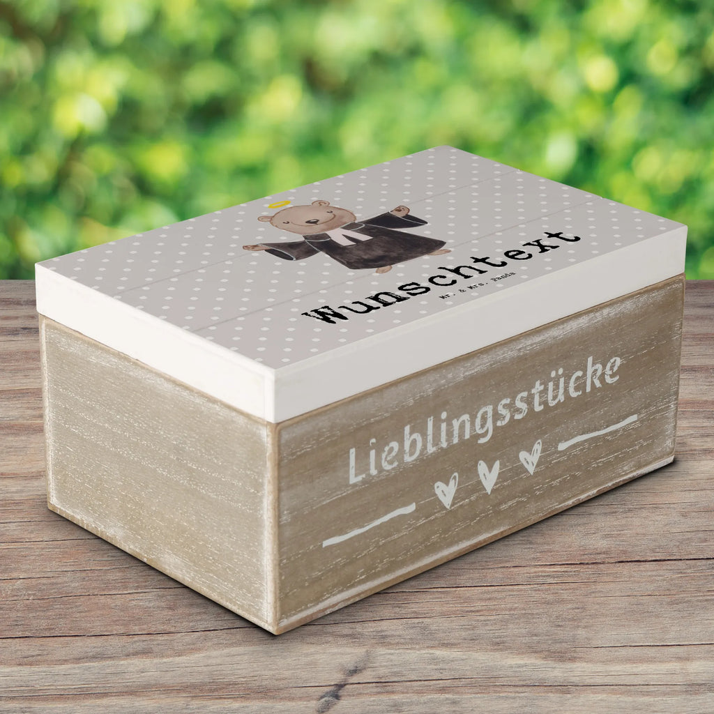 Personalisierte Holzkiste Religionslehrer Herz Holzkiste mit Namen, Kiste mit Namen, Schatzkiste mit Namen, Truhe mit Namen, Schatulle mit Namen, Erinnerungsbox mit Namen, Erinnerungskiste, mit Namen, Dekokiste mit Namen, Aufbewahrungsbox mit Namen, Holzkiste Personalisiert, Kiste Personalisiert, Schatzkiste Personalisiert, Truhe Personalisiert, Schatulle Personalisiert, Erinnerungsbox Personalisiert, Erinnerungskiste Personalisiert, Dekokiste Personalisiert, Aufbewahrungsbox Personalisiert, Geschenkbox personalisiert, GEschenkdose personalisiert, Beruf, Ausbildung, Jubiläum, Abschied, Rente, Kollege, Kollegin, Geschenk, Schenken, Arbeitskollege, Mitarbeiter, Firma, Danke, Dankeschön, Religionslehrer, Reli Lehrer, Schule, Grundschule