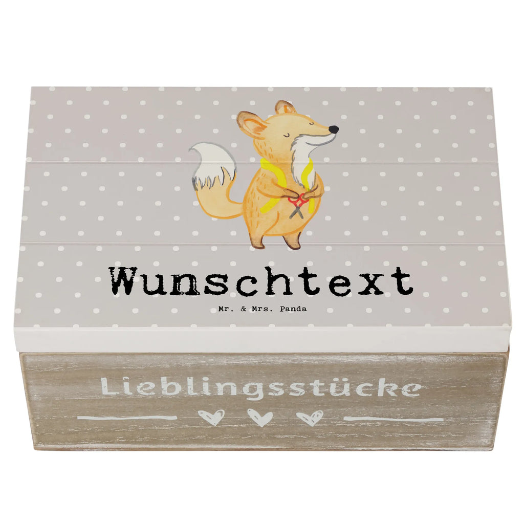 Personalisierte Holzkiste Schneider Herz Holzkiste mit Namen, Kiste mit Namen, Schatzkiste mit Namen, Truhe mit Namen, Schatulle mit Namen, Erinnerungsbox mit Namen, Erinnerungskiste, mit Namen, Dekokiste mit Namen, Aufbewahrungsbox mit Namen, Holzkiste Personalisiert, Kiste Personalisiert, Schatzkiste Personalisiert, Truhe Personalisiert, Schatulle Personalisiert, Erinnerungsbox Personalisiert, Erinnerungskiste Personalisiert, Dekokiste Personalisiert, Aufbewahrungsbox Personalisiert, Geschenkbox personalisiert, GEschenkdose personalisiert, Beruf, Ausbildung, Jubiläum, Abschied, Rente, Kollege, Kollegin, Geschenk, Schenken, Arbeitskollege, Mitarbeiter, Firma, Danke, Dankeschön