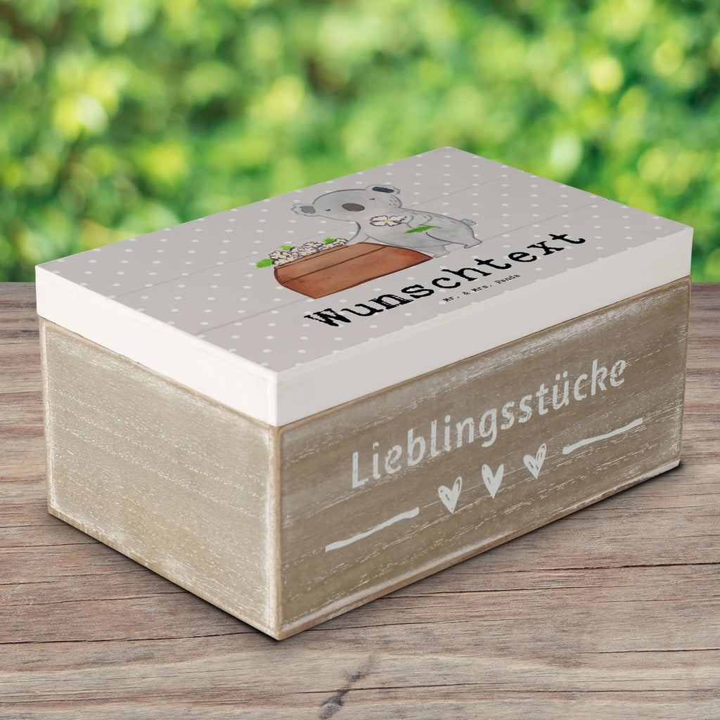 Personalisierte Holzkiste Bestatter Herz Holzkiste mit Namen, Kiste mit Namen, Schatzkiste mit Namen, Truhe mit Namen, Schatulle mit Namen, Erinnerungsbox mit Namen, Erinnerungskiste, mit Namen, Dekokiste mit Namen, Aufbewahrungsbox mit Namen, Holzkiste Personalisiert, Kiste Personalisiert, Schatzkiste Personalisiert, Truhe Personalisiert, Schatulle Personalisiert, Erinnerungsbox Personalisiert, Erinnerungskiste Personalisiert, Dekokiste Personalisiert, Aufbewahrungsbox Personalisiert, Geschenkbox personalisiert, GEschenkdose personalisiert, Beruf, Ausbildung, Jubiläum, Abschied, Rente, Kollege, Kollegin, Geschenk, Schenken, Arbeitskollege, Mitarbeiter, Firma, Danke, Dankeschön