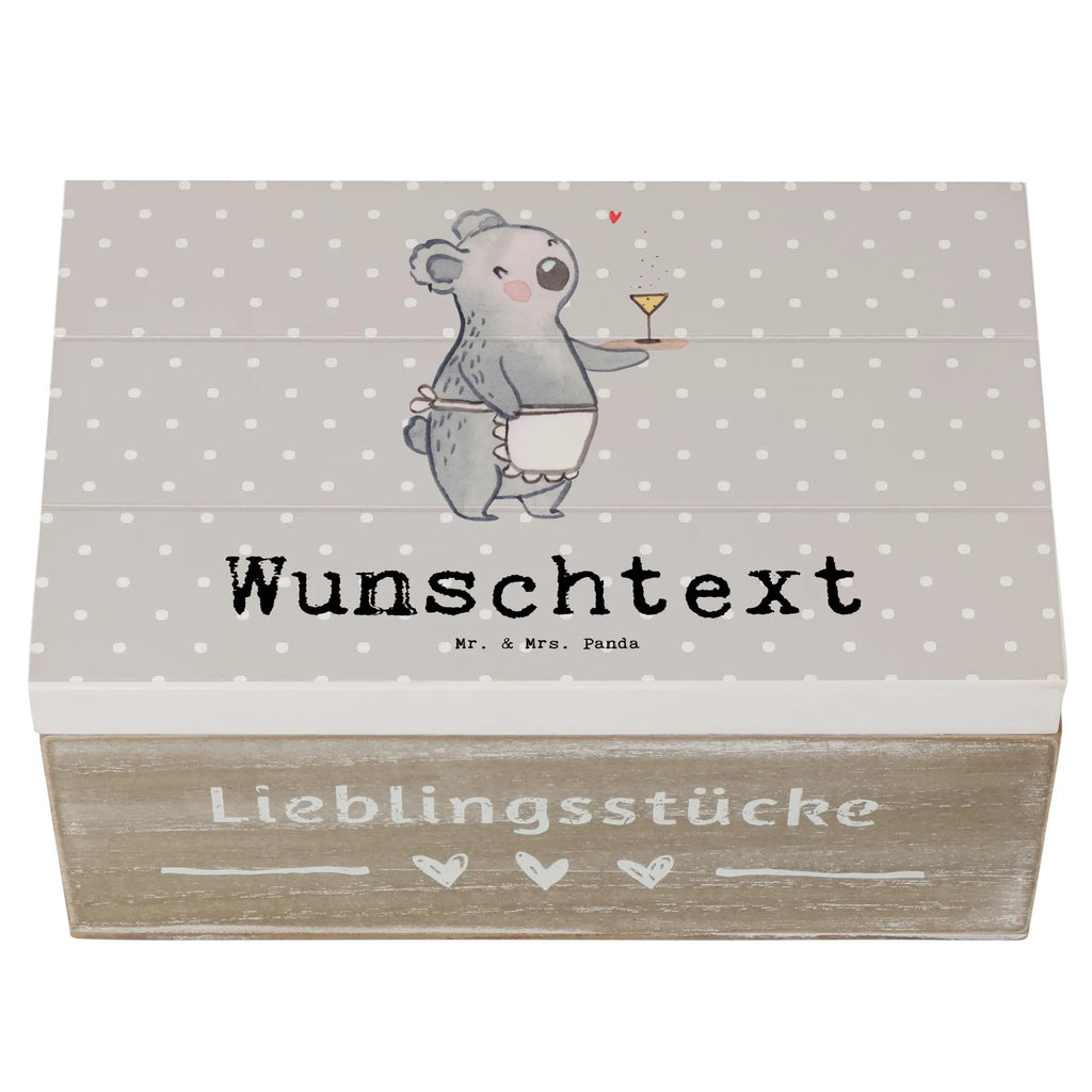 Personalisierte Holzkiste Gastwirtin Herz Holzkiste mit Namen, Kiste mit Namen, Schatzkiste mit Namen, Truhe mit Namen, Schatulle mit Namen, Erinnerungsbox mit Namen, Erinnerungskiste, mit Namen, Dekokiste mit Namen, Aufbewahrungsbox mit Namen, Holzkiste Personalisiert, Kiste Personalisiert, Schatzkiste Personalisiert, Truhe Personalisiert, Schatulle Personalisiert, Erinnerungsbox Personalisiert, Erinnerungskiste Personalisiert, Dekokiste Personalisiert, Aufbewahrungsbox Personalisiert, Geschenkbox personalisiert, GEschenkdose personalisiert, Beruf, Ausbildung, Jubiläum, Abschied, Rente, Kollege, Kollegin, Geschenk, Schenken, Arbeitskollege, Mitarbeiter, Firma, Danke, Dankeschön, Kneipenwirtin, Gastwirtin, Gaststätte, Kneipe, Eröffnung, Barkeeperin, Rum, Bar