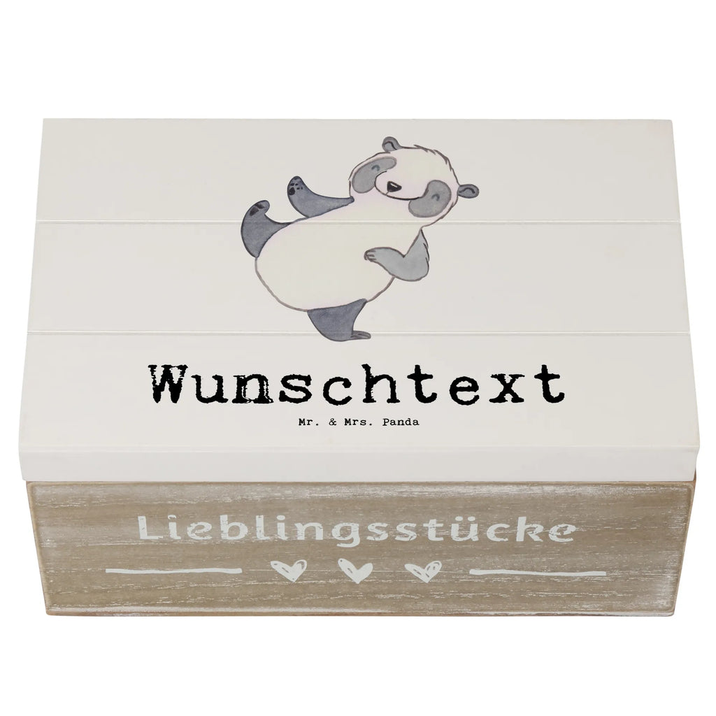 Personalisierte Holzkiste Panda Kampfkunst Holzkiste mit Namen, Kiste mit Namen, Schatzkiste mit Namen, Truhe mit Namen, Schatulle mit Namen, Erinnerungsbox mit Namen, Erinnerungskiste, mit Namen, Dekokiste mit Namen, Aufbewahrungsbox mit Namen, Holzkiste Personalisiert, Kiste Personalisiert, Schatzkiste Personalisiert, Truhe Personalisiert, Schatulle Personalisiert, Erinnerungsbox Personalisiert, Erinnerungskiste Personalisiert, Dekokiste Personalisiert, Aufbewahrungsbox Personalisiert, Geschenkbox personalisiert, GEschenkdose personalisiert, Geschenk, Sport, Sportart, Hobby, Schenken, Danke, Dankeschön, Auszeichnung, Gewinn, Sportler, Kampfkunst, Kampfsportarten, Selbstverteidigung