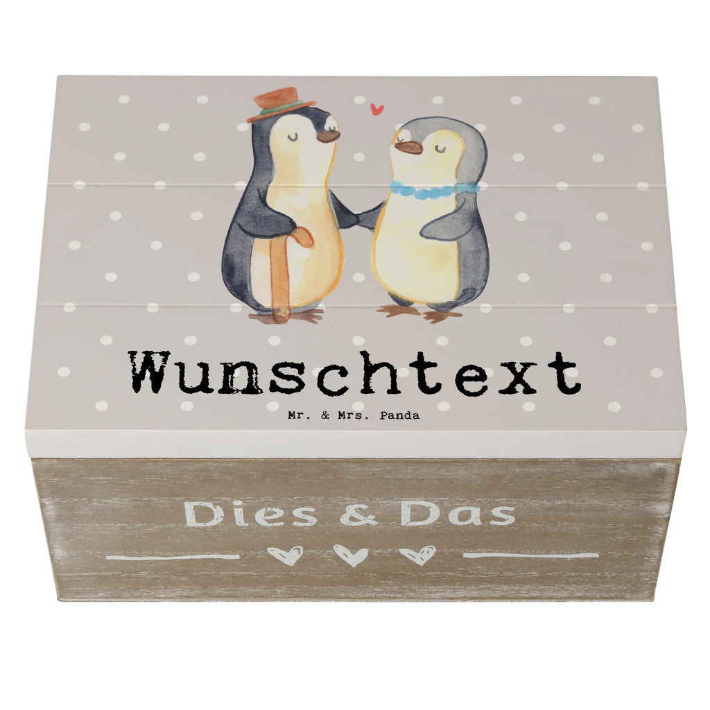 Personalisierte Holzkiste Pinguin Beste Großeltern der Welt Holzkiste mit Namen, Kiste mit Namen, Schatzkiste mit Namen, Truhe mit Namen, Schatulle mit Namen, Erinnerungsbox mit Namen, Erinnerungskiste, mit Namen, Dekokiste mit Namen, Aufbewahrungsbox mit Namen, Holzkiste Personalisiert, Kiste Personalisiert, Schatzkiste Personalisiert, Truhe Personalisiert, Schatulle Personalisiert, Erinnerungsbox Personalisiert, Erinnerungskiste Personalisiert, Dekokiste Personalisiert, Aufbewahrungsbox Personalisiert, Geschenkbox personalisiert, GEschenkdose personalisiert, für, Dankeschön, Geschenk, Schenken, Geburtstag, Geburtstagsgeschenk, Geschenkidee, Danke, Bedanken, Mitbringsel, Freude machen, Geschenktipp, Großeltern, Grosseltern, Großmutter, Großvater, Opa, Omi, Oma, Opi. Großpapa, Großmama, Enkel, Enkelin, Enkelkind, Kleinigkeit, Omma, Ommi, Oppa, Oppi, Bester