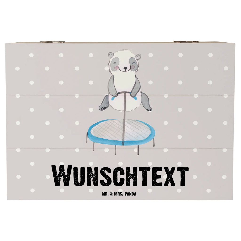 Personalisierte Holzkiste Panda Trampolin springen Holzkiste mit Namen, Kiste mit Namen, Schatzkiste mit Namen, Truhe mit Namen, Schatulle mit Namen, Erinnerungsbox mit Namen, Erinnerungskiste, mit Namen, Dekokiste mit Namen, Aufbewahrungsbox mit Namen, Holzkiste Personalisiert, Kiste Personalisiert, Schatzkiste Personalisiert, Truhe Personalisiert, Schatulle Personalisiert, Erinnerungsbox Personalisiert, Erinnerungskiste Personalisiert, Dekokiste Personalisiert, Aufbewahrungsbox Personalisiert, Geschenkbox personalisiert, GEschenkdose personalisiert, Geschenk, Sport, Sportart, Hobby, Schenken, Danke, Dankeschön, Auszeichnung, Gewinn, Sportler, Trampolin springen, Trampolin Springen, Trampolin Turnen, Fitnessstudio