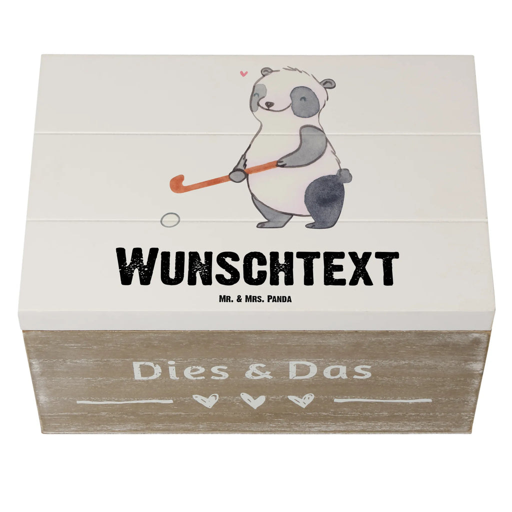 Personalisierte Holzkiste Panda Hockey spielen Holzkiste mit Namen, Kiste mit Namen, Schatzkiste mit Namen, Truhe mit Namen, Schatulle mit Namen, Erinnerungsbox mit Namen, Erinnerungskiste, mit Namen, Dekokiste mit Namen, Aufbewahrungsbox mit Namen, Holzkiste Personalisiert, Kiste Personalisiert, Schatzkiste Personalisiert, Truhe Personalisiert, Schatulle Personalisiert, Erinnerungsbox Personalisiert, Erinnerungskiste Personalisiert, Dekokiste Personalisiert, Aufbewahrungsbox Personalisiert, Geschenkbox personalisiert, GEschenkdose personalisiert, Geschenk, Sport, Sportart, Hobby, Schenken, Danke, Dankeschön, Auszeichnung, Gewinn, Sportler, Hockey spielen, Feldhockey, Hockeyschläger, Hockey Verein