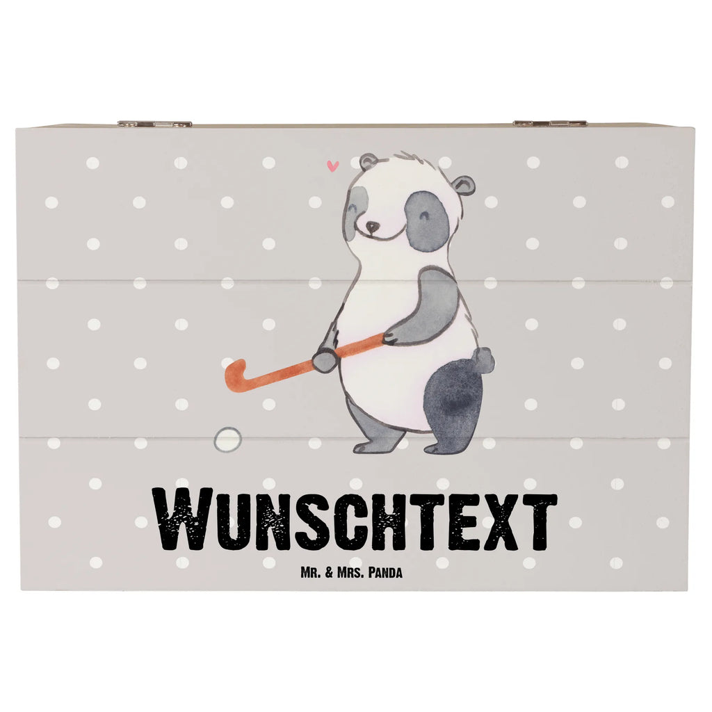 Personalisierte Holzkiste Panda Hockey spielen Holzkiste mit Namen, Kiste mit Namen, Schatzkiste mit Namen, Truhe mit Namen, Schatulle mit Namen, Erinnerungsbox mit Namen, Erinnerungskiste, mit Namen, Dekokiste mit Namen, Aufbewahrungsbox mit Namen, Holzkiste Personalisiert, Kiste Personalisiert, Schatzkiste Personalisiert, Truhe Personalisiert, Schatulle Personalisiert, Erinnerungsbox Personalisiert, Erinnerungskiste Personalisiert, Dekokiste Personalisiert, Aufbewahrungsbox Personalisiert, Geschenkbox personalisiert, GEschenkdose personalisiert, Geschenk, Sport, Sportart, Hobby, Schenken, Danke, Dankeschön, Auszeichnung, Gewinn, Sportler, Hockey spielen, Feldhockey, Hockeyschläger, Hockey Verein