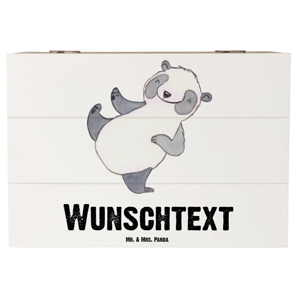 Personalisierte Holzkiste Panda Kampfkunst Holzkiste mit Namen, Kiste mit Namen, Schatzkiste mit Namen, Truhe mit Namen, Schatulle mit Namen, Erinnerungsbox mit Namen, Erinnerungskiste, mit Namen, Dekokiste mit Namen, Aufbewahrungsbox mit Namen, Holzkiste Personalisiert, Kiste Personalisiert, Schatzkiste Personalisiert, Truhe Personalisiert, Schatulle Personalisiert, Erinnerungsbox Personalisiert, Erinnerungskiste Personalisiert, Dekokiste Personalisiert, Aufbewahrungsbox Personalisiert, Geschenkbox personalisiert, GEschenkdose personalisiert, Geschenk, Sport, Sportart, Hobby, Schenken, Danke, Dankeschön, Auszeichnung, Gewinn, Sportler, Kampfkunst, Kampfsportarten, Selbstverteidigung