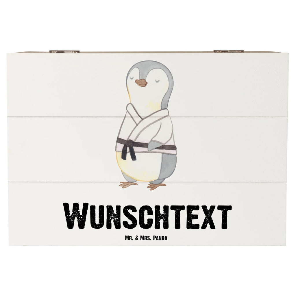 Personalisierte Holzkiste Pinguin Karate Holzkiste mit Namen, Kiste mit Namen, Schatzkiste mit Namen, Truhe mit Namen, Schatulle mit Namen, Erinnerungsbox mit Namen, Erinnerungskiste, mit Namen, Dekokiste mit Namen, Aufbewahrungsbox mit Namen, Holzkiste Personalisiert, Kiste Personalisiert, Schatzkiste Personalisiert, Truhe Personalisiert, Schatulle Personalisiert, Erinnerungsbox Personalisiert, Erinnerungskiste Personalisiert, Dekokiste Personalisiert, Aufbewahrungsbox Personalisiert, Geschenkbox personalisiert, GEschenkdose personalisiert, Geschenk, Sport, Sportart, Hobby, Schenken, Danke, Dankeschön, Auszeichnung, Gewinn, Sportler, Karate, Kampfsportart, Selbstverteidigung, Kampfkunst, Karate Verein