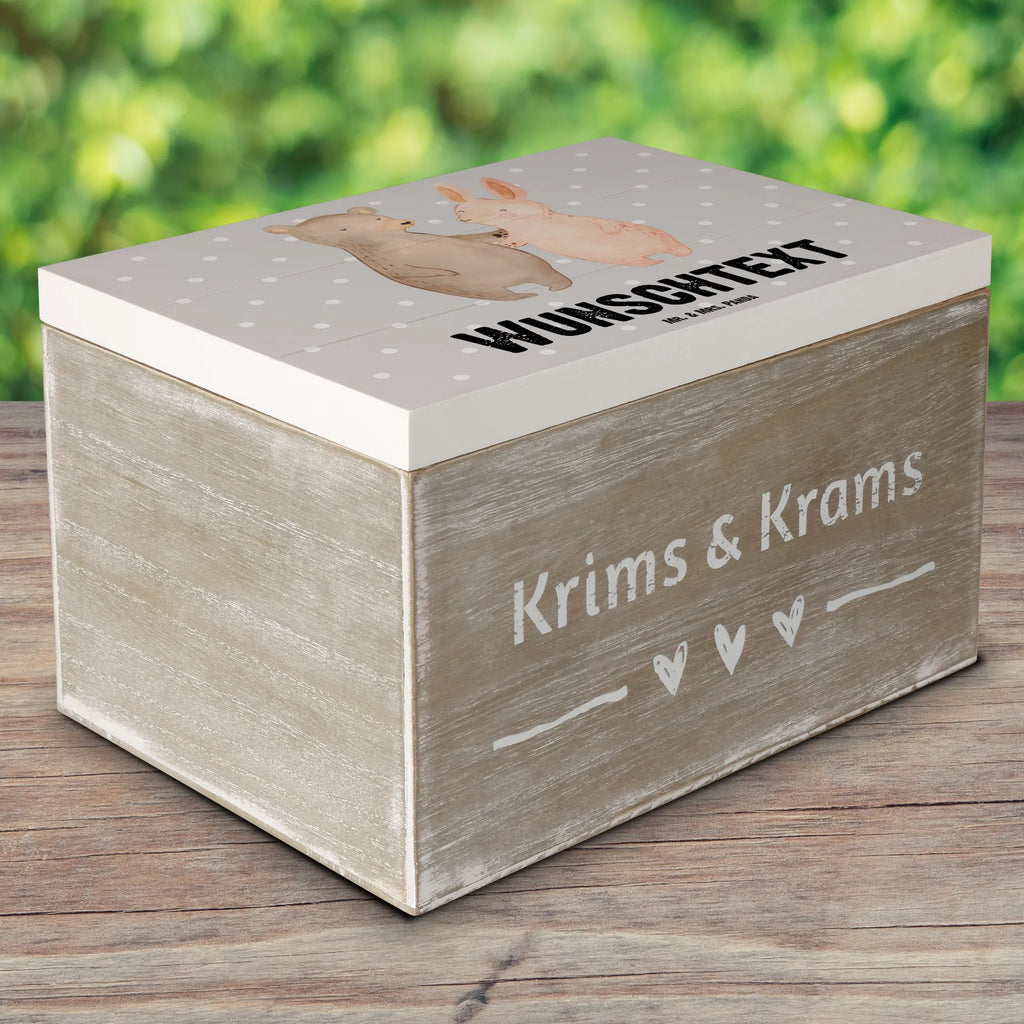 Personalisierte Holzkiste Hase Beste Freundschaft der Welt Holzkiste mit Namen, Kiste mit Namen, Schatzkiste mit Namen, Truhe mit Namen, Schatulle mit Namen, Erinnerungsbox mit Namen, Erinnerungskiste, mit Namen, Dekokiste mit Namen, Aufbewahrungsbox mit Namen, Holzkiste Personalisiert, Kiste Personalisiert, Schatzkiste Personalisiert, Truhe Personalisiert, Schatulle Personalisiert, Erinnerungsbox Personalisiert, Erinnerungskiste Personalisiert, Dekokiste Personalisiert, Aufbewahrungsbox Personalisiert, Geschenkbox personalisiert, GEschenkdose personalisiert, für, Dankeschön, Geschenk, Schenken, Geburtstag, Geburtstagsgeschenk, Geschenkidee, Danke, Bedanken, Mitbringsel, Freude machen, Geschenktipp, Freundschaft, Freunde, Freunde fürs Leben, best friends, Freundin, Freund, Clique, Kumpel, bae, bff