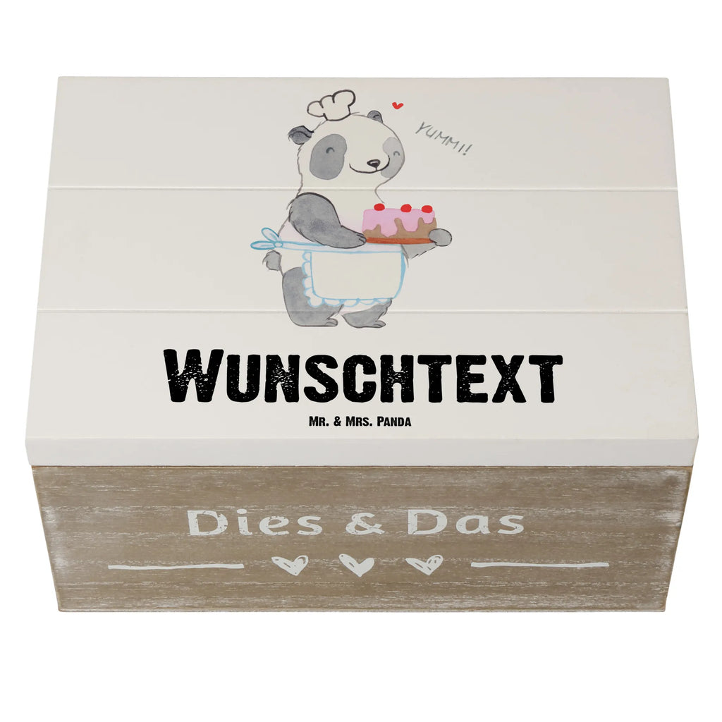 Personalisierte Holzkiste Panda Backen Holzkiste mit Namen, Kiste mit Namen, Schatzkiste mit Namen, Truhe mit Namen, Schatulle mit Namen, Erinnerungsbox mit Namen, Erinnerungskiste, mit Namen, Dekokiste mit Namen, Aufbewahrungsbox mit Namen, Holzkiste Personalisiert, Kiste Personalisiert, Schatzkiste Personalisiert, Truhe Personalisiert, Schatulle Personalisiert, Erinnerungsbox Personalisiert, Erinnerungskiste Personalisiert, Dekokiste Personalisiert, Aufbewahrungsbox Personalisiert, Geschenkbox personalisiert, GEschenkdose personalisiert, Geschenk, Sport, Sportart, Hobby, Schenken, Danke, Dankeschön, Auszeichnung, Gewinn, Sportler, backen, Hobbybäcker, Kuchen backen