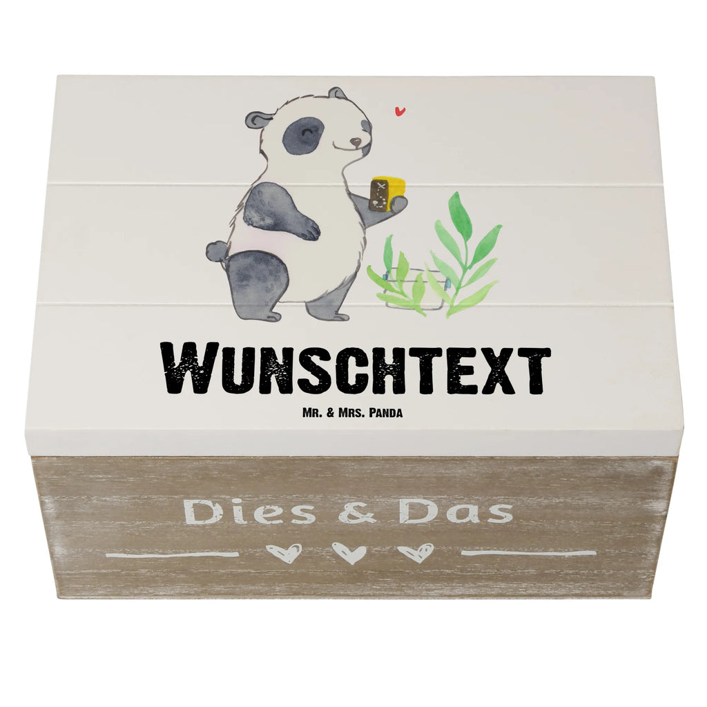 Personalisierte Holzkiste Panda Geocaching Holzkiste mit Namen, Kiste mit Namen, Schatzkiste mit Namen, Truhe mit Namen, Schatulle mit Namen, Erinnerungsbox mit Namen, Erinnerungskiste, mit Namen, Dekokiste mit Namen, Aufbewahrungsbox mit Namen, Holzkiste Personalisiert, Kiste Personalisiert, Schatzkiste Personalisiert, Truhe Personalisiert, Schatulle Personalisiert, Erinnerungsbox Personalisiert, Erinnerungskiste Personalisiert, Dekokiste Personalisiert, Aufbewahrungsbox Personalisiert, Geschenkbox personalisiert, GEschenkdose personalisiert, Geschenk, Sport, Sportart, Hobby, Schenken, Danke, Dankeschön, Auszeichnung, Gewinn, Sportler, Geocaching, Schatzsuchen, GPS Schnitzeljagd, Opencaching