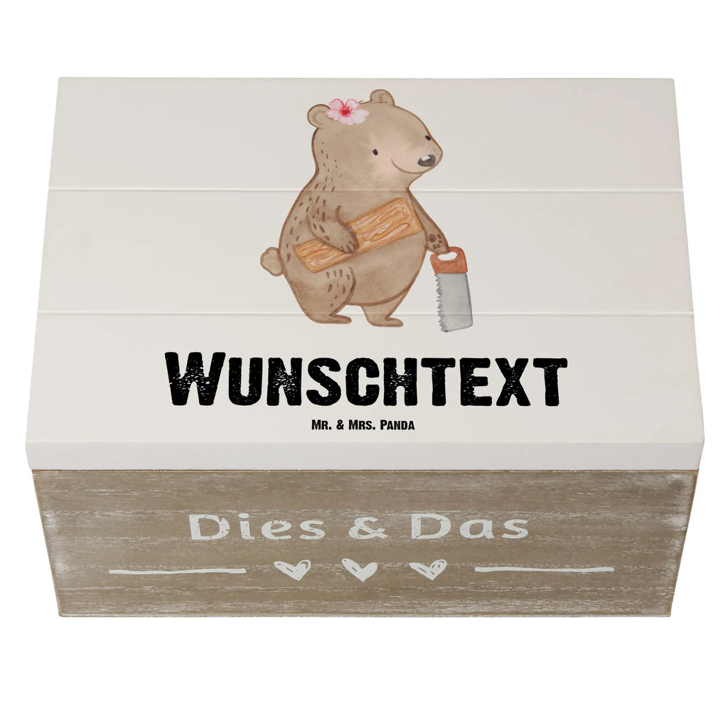 Personalisierte Holzkiste Tischlerin Herz Holzkiste mit Namen, Kiste mit Namen, Schatzkiste mit Namen, Truhe mit Namen, Schatulle mit Namen, Erinnerungsbox mit Namen, Erinnerungskiste, mit Namen, Dekokiste mit Namen, Aufbewahrungsbox mit Namen, Holzkiste Personalisiert, Kiste Personalisiert, Schatzkiste Personalisiert, Truhe Personalisiert, Schatulle Personalisiert, Erinnerungsbox Personalisiert, Erinnerungskiste Personalisiert, Dekokiste Personalisiert, Aufbewahrungsbox Personalisiert, Geschenkbox personalisiert, GEschenkdose personalisiert, Beruf, Ausbildung, Jubiläum, Abschied, Rente, Kollege, Kollegin, Geschenk, Schenken, Arbeitskollege, Mitarbeiter, Firma, Danke, Dankeschön