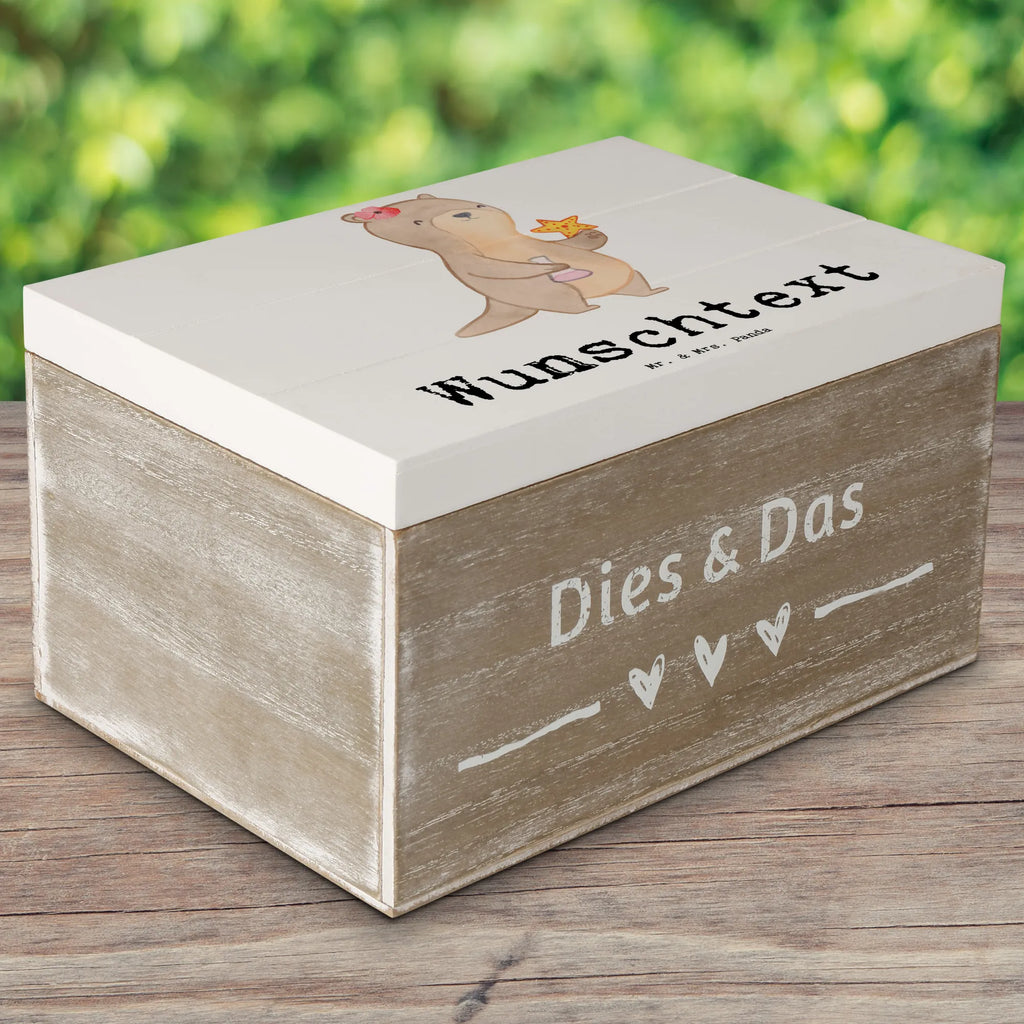 Personalisierte Holzkiste Ozeanografin Herz Holzkiste mit Namen, Kiste mit Namen, Schatzkiste mit Namen, Truhe mit Namen, Schatulle mit Namen, Erinnerungsbox mit Namen, Erinnerungskiste, mit Namen, Dekokiste mit Namen, Aufbewahrungsbox mit Namen, Holzkiste Personalisiert, Kiste Personalisiert, Schatzkiste Personalisiert, Truhe Personalisiert, Schatulle Personalisiert, Erinnerungsbox Personalisiert, Erinnerungskiste Personalisiert, Dekokiste Personalisiert, Aufbewahrungsbox Personalisiert, Geschenkbox personalisiert, GEschenkdose personalisiert, Beruf, Ausbildung, Jubiläum, Abschied, Rente, Kollege, Kollegin, Geschenk, Schenken, Arbeitskollege, Mitarbeiter, Firma, Danke, Dankeschön, Ozeanografin, Meeresbiologe, Meereskundler, Naturwissenschaftler, Meeresforscher, maritime Forschung, Studium