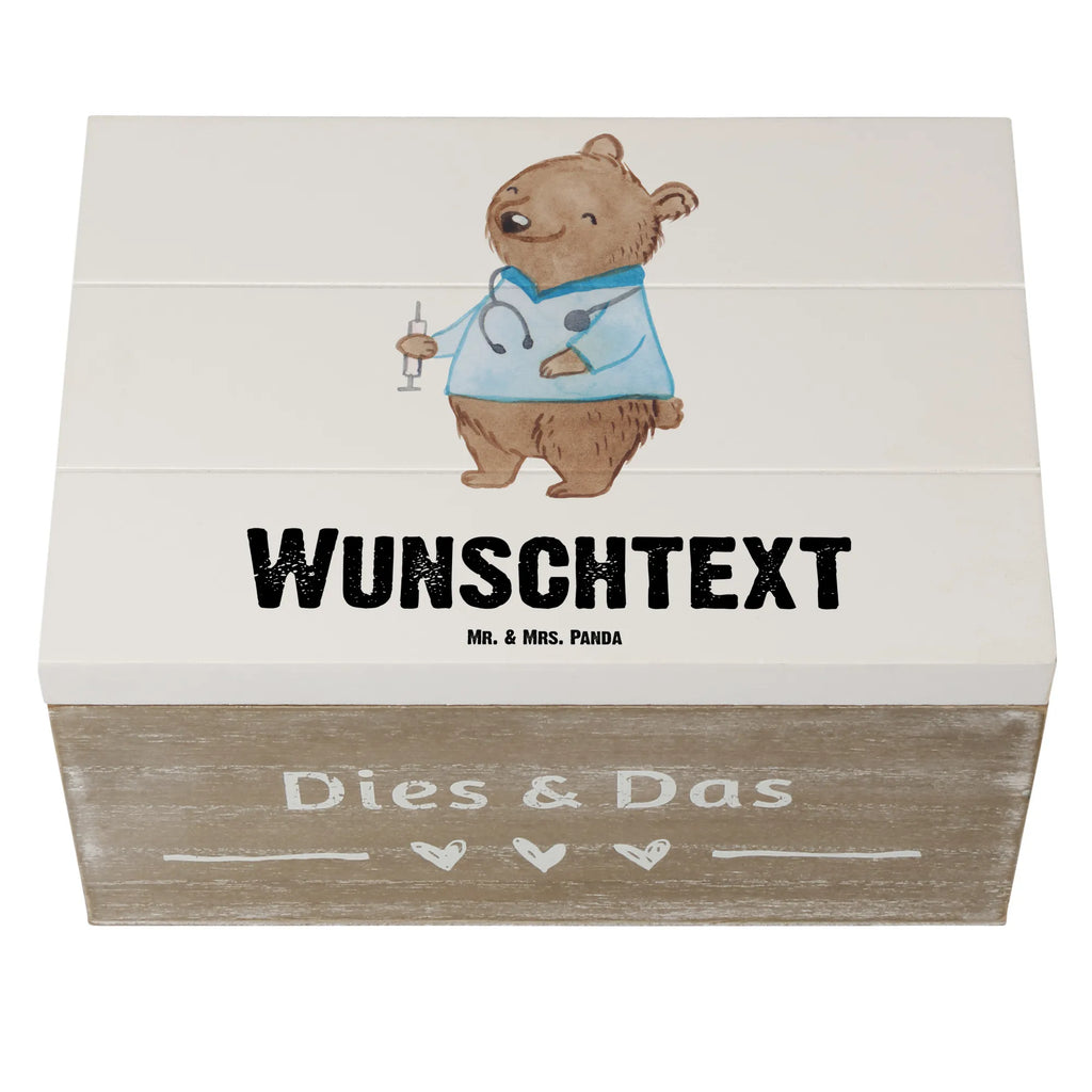 Personalisierte Holzkiste Anästhesist mit Herz Holzkiste mit Namen, Kiste mit Namen, Schatzkiste mit Namen, Truhe mit Namen, Schatulle mit Namen, Erinnerungsbox mit Namen, Erinnerungskiste, mit Namen, Dekokiste mit Namen, Aufbewahrungsbox mit Namen, Holzkiste Personalisiert, Kiste Personalisiert, Schatzkiste Personalisiert, Truhe Personalisiert, Schatulle Personalisiert, Erinnerungsbox Personalisiert, Erinnerungskiste Personalisiert, Dekokiste Personalisiert, Aufbewahrungsbox Personalisiert, Geschenkbox personalisiert, GEschenkdose personalisiert, Beruf, Ausbildung, Jubiläum, Abschied, Rente, Kollege, Kollegin, Geschenk, Schenken, Arbeitskollege, Mitarbeiter, Firma, Danke, Dankeschön, Anästhesist, Narkosearzt, Anästhesie, Krankenhaus, Studium