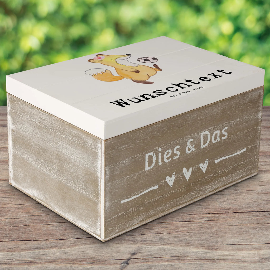 Personalisierte Holzkiste Fußballerin Herz Holzkiste mit Namen, Kiste mit Namen, Schatzkiste mit Namen, Truhe mit Namen, Schatulle mit Namen, Erinnerungsbox mit Namen, Erinnerungskiste, mit Namen, Dekokiste mit Namen, Aufbewahrungsbox mit Namen, Holzkiste Personalisiert, Kiste Personalisiert, Schatzkiste Personalisiert, Truhe Personalisiert, Schatulle Personalisiert, Erinnerungsbox Personalisiert, Erinnerungskiste Personalisiert, Dekokiste Personalisiert, Aufbewahrungsbox Personalisiert, Geschenkbox personalisiert, GEschenkdose personalisiert, Beruf, Ausbildung, Jubiläum, Abschied, Rente, Kollege, Kollegin, Geschenk, Schenken, Arbeitskollege, Mitarbeiter, Firma, Danke, Dankeschön, Fußballerin, Fußballspielerin, Profi Fußballerin, Fußballspiel, Glücksbringer