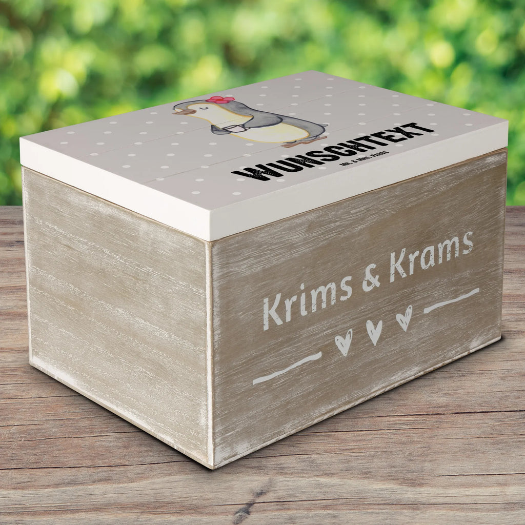 Personalisierte Holzkiste Pinguin Beste Stiefmutter der Welt Holzkiste mit Namen, Kiste mit Namen, Schatzkiste mit Namen, Truhe mit Namen, Schatulle mit Namen, Erinnerungsbox mit Namen, Erinnerungskiste, mit Namen, Dekokiste mit Namen, Aufbewahrungsbox mit Namen, Holzkiste Personalisiert, Kiste Personalisiert, Schatzkiste Personalisiert, Truhe Personalisiert, Schatulle Personalisiert, Erinnerungsbox Personalisiert, Erinnerungskiste Personalisiert, Dekokiste Personalisiert, Aufbewahrungsbox Personalisiert, Geschenkbox personalisiert, GEschenkdose personalisiert, für, Dankeschön, Geschenk, Schenken, Geburtstag, Geburtstagsgeschenk, Geschenkidee, Danke, Bedanken, Mitbringsel, Freude machen, Geschenktipp, Stiefmutter, Stief Mutter, Stiefmama, Mami, Mutter, Muttertag, Mutti, Mama, Tochter, Sohn, Beste