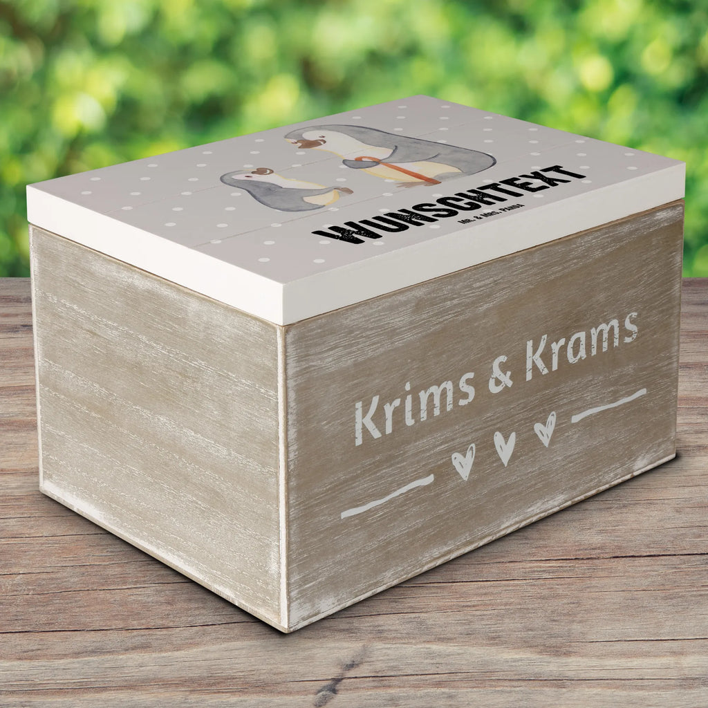 Personalisierte Holzkiste Pinguin Bester Opa der Welt Holzkiste mit Namen, Kiste mit Namen, Schatzkiste mit Namen, Truhe mit Namen, Schatulle mit Namen, Erinnerungsbox mit Namen, Erinnerungskiste, mit Namen, Dekokiste mit Namen, Aufbewahrungsbox mit Namen, Holzkiste Personalisiert, Kiste Personalisiert, Schatzkiste Personalisiert, Truhe Personalisiert, Schatulle Personalisiert, Erinnerungsbox Personalisiert, Erinnerungskiste Personalisiert, Dekokiste Personalisiert, Aufbewahrungsbox Personalisiert, Geschenkbox personalisiert, GEschenkdose personalisiert, für, Dankeschön, Geschenk, Schenken, Geburtstag, Geburtstagsgeschenk, Geschenkidee, Danke, Bedanken, Mitbringsel, Freude machen, Geschenktipp, Großvater, Grossvater, Opa, Opi. Großpapa, Großeltern, Enkel, Enkelin, Enkelkind, Kleinigkeit, Oppa, Oppi, Bester