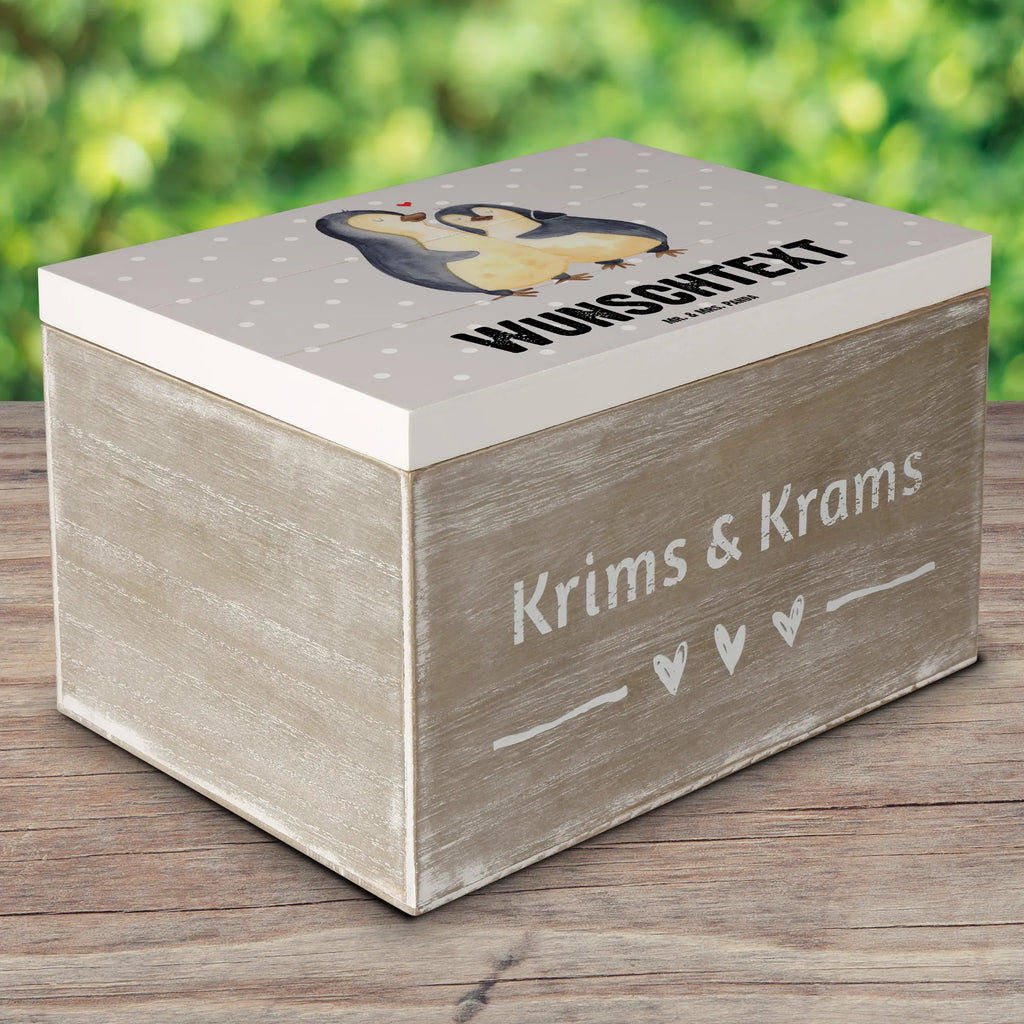 Personalisierte Holzkiste Pinguin Bester Mann der Welt Holzkiste mit Namen, Kiste mit Namen, Schatzkiste mit Namen, Truhe mit Namen, Schatulle mit Namen, Erinnerungsbox mit Namen, Erinnerungskiste, mit Namen, Dekokiste mit Namen, Aufbewahrungsbox mit Namen, Holzkiste Personalisiert, Kiste Personalisiert, Schatzkiste Personalisiert, Truhe Personalisiert, Schatulle Personalisiert, Erinnerungsbox Personalisiert, Erinnerungskiste Personalisiert, Dekokiste Personalisiert, Aufbewahrungsbox Personalisiert, Geschenkbox personalisiert, GEschenkdose personalisiert, für, Dankeschön, Geschenk, Schenken, Geburtstag, Geburtstagsgeschenk, Geschenkidee, Danke, Bedanken, Mitbringsel, Freude machen, Geschenktipp, Ehemann, Beste, Mann, Partner, Freund, Traummann, Liebling, Ehepartner, Ehe, Gatte, Lebensgefährte, Bräutigam, Kleinigkeit