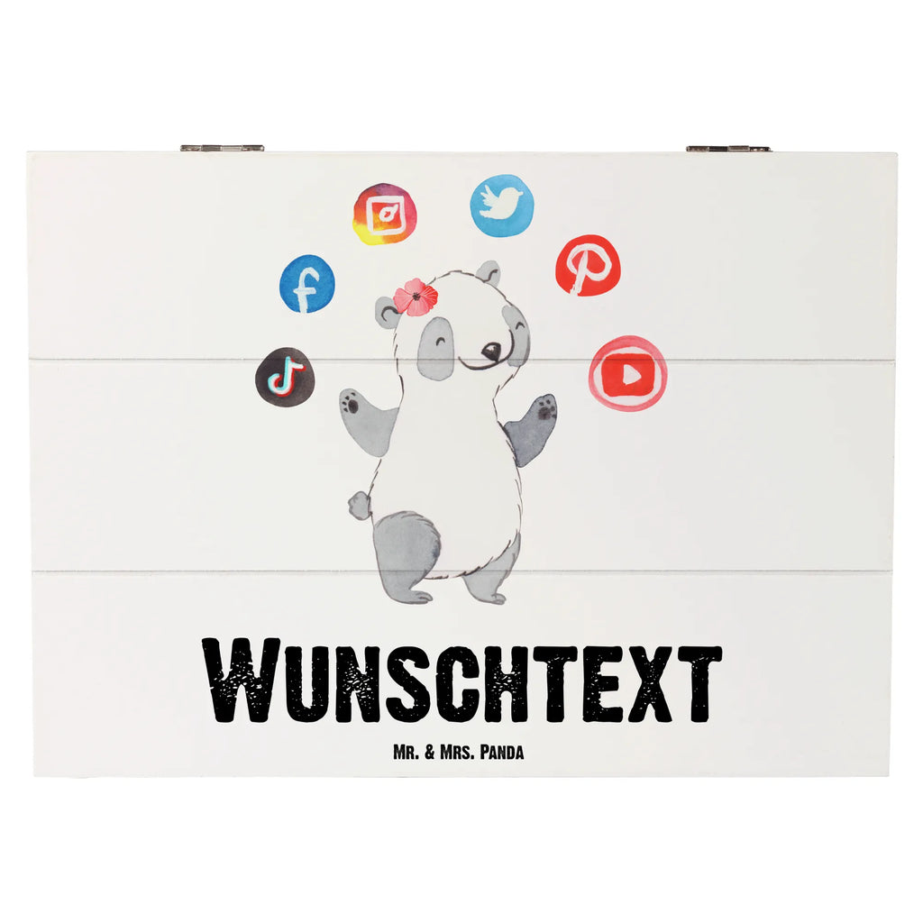 Personalisierte Holzkiste Social Media Managerin Herz Holzkiste mit Namen, Kiste mit Namen, Schatzkiste mit Namen, Truhe mit Namen, Schatulle mit Namen, Erinnerungsbox mit Namen, Erinnerungskiste, mit Namen, Dekokiste mit Namen, Aufbewahrungsbox mit Namen, Holzkiste Personalisiert, Kiste Personalisiert, Schatzkiste Personalisiert, Truhe Personalisiert, Schatulle Personalisiert, Erinnerungsbox Personalisiert, Erinnerungskiste Personalisiert, Dekokiste Personalisiert, Aufbewahrungsbox Personalisiert, Geschenkbox personalisiert, GEschenkdose personalisiert, Beruf, Ausbildung, Jubiläum, Abschied, Rente, Kollege, Kollegin, Geschenk, Schenken, Arbeitskollege, Mitarbeiter, Firma, Danke, Dankeschön