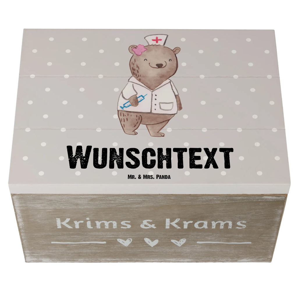 Personalisierte Holzkiste Medizinische Fachangestellte Herz Holzkiste mit Namen, Kiste mit Namen, Schatzkiste mit Namen, Truhe mit Namen, Schatulle mit Namen, Erinnerungsbox mit Namen, Erinnerungskiste, mit Namen, Dekokiste mit Namen, Aufbewahrungsbox mit Namen, Holzkiste Personalisiert, Kiste Personalisiert, Schatzkiste Personalisiert, Truhe Personalisiert, Schatulle Personalisiert, Erinnerungsbox Personalisiert, Erinnerungskiste Personalisiert, Dekokiste Personalisiert, Aufbewahrungsbox Personalisiert, Geschenkbox personalisiert, GEschenkdose personalisiert, Beruf, Ausbildung, Jubiläum, Abschied, Rente, Kollege, Kollegin, Geschenk, Schenken, Arbeitskollege, Mitarbeiter, Firma, Danke, Dankeschön, Arzthelferin, Medizinische Fachangestellte, Sprechstundenhilfe