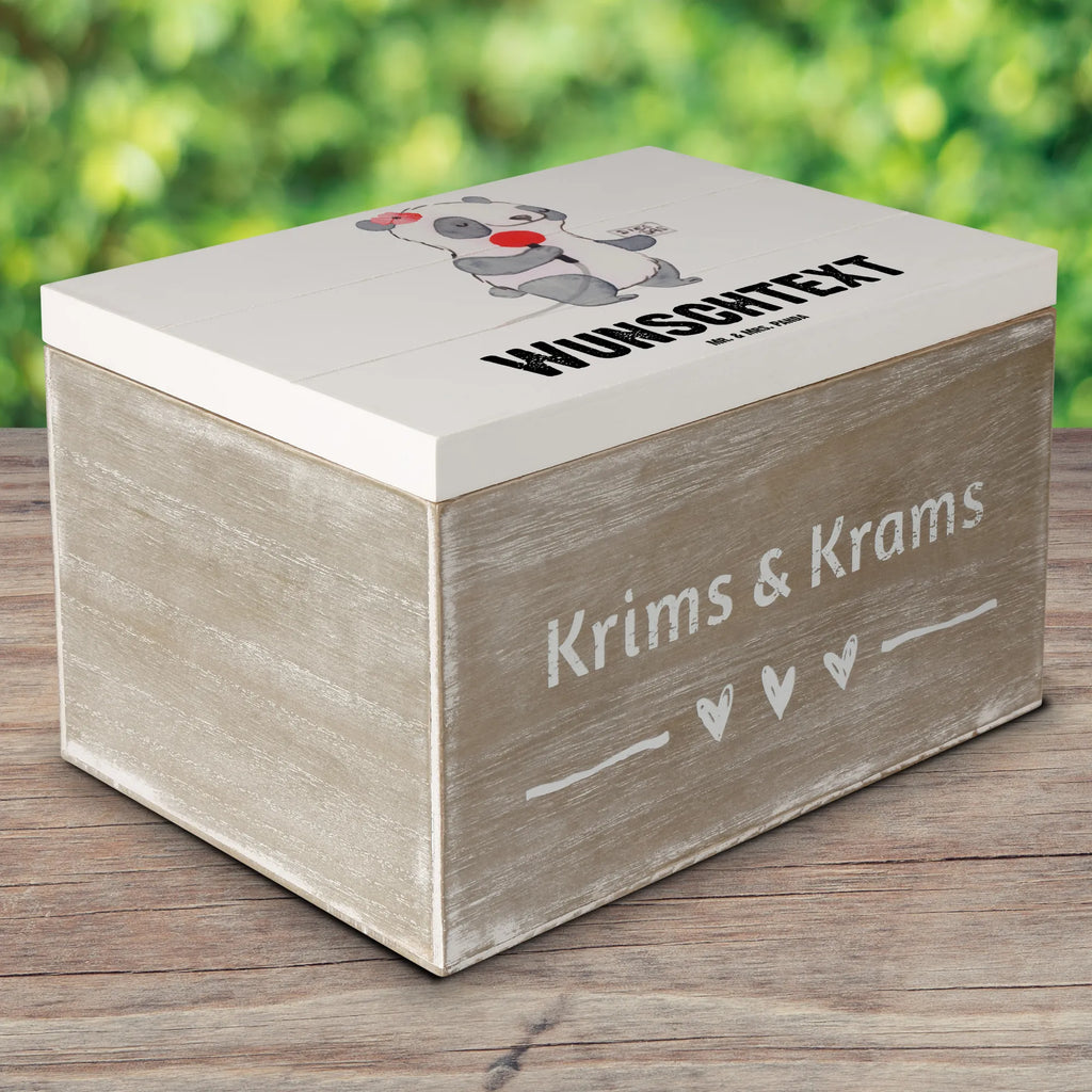 Personalisierte Holzkiste Pressereferentin Herz Holzkiste mit Namen, Kiste mit Namen, Schatzkiste mit Namen, Truhe mit Namen, Schatulle mit Namen, Erinnerungsbox mit Namen, Erinnerungskiste, mit Namen, Dekokiste mit Namen, Aufbewahrungsbox mit Namen, Holzkiste Personalisiert, Kiste Personalisiert, Schatzkiste Personalisiert, Truhe Personalisiert, Schatulle Personalisiert, Erinnerungsbox Personalisiert, Erinnerungskiste Personalisiert, Dekokiste Personalisiert, Aufbewahrungsbox Personalisiert, Geschenkbox personalisiert, GEschenkdose personalisiert, Beruf, Ausbildung, Jubiläum, Abschied, Rente, Kollege, Kollegin, Geschenk, Schenken, Arbeitskollege, Mitarbeiter, Firma, Danke, Dankeschön, Pressereferentin, Pressemitarbeiterin, Presseagentur, Studium